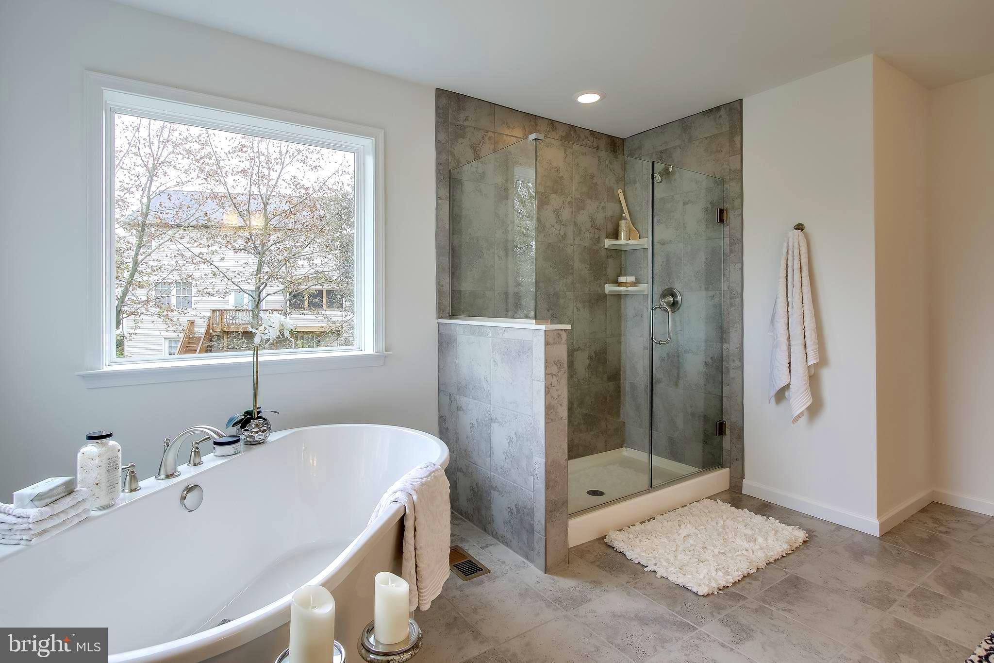 MCKENZIE MEADOWS - Residential