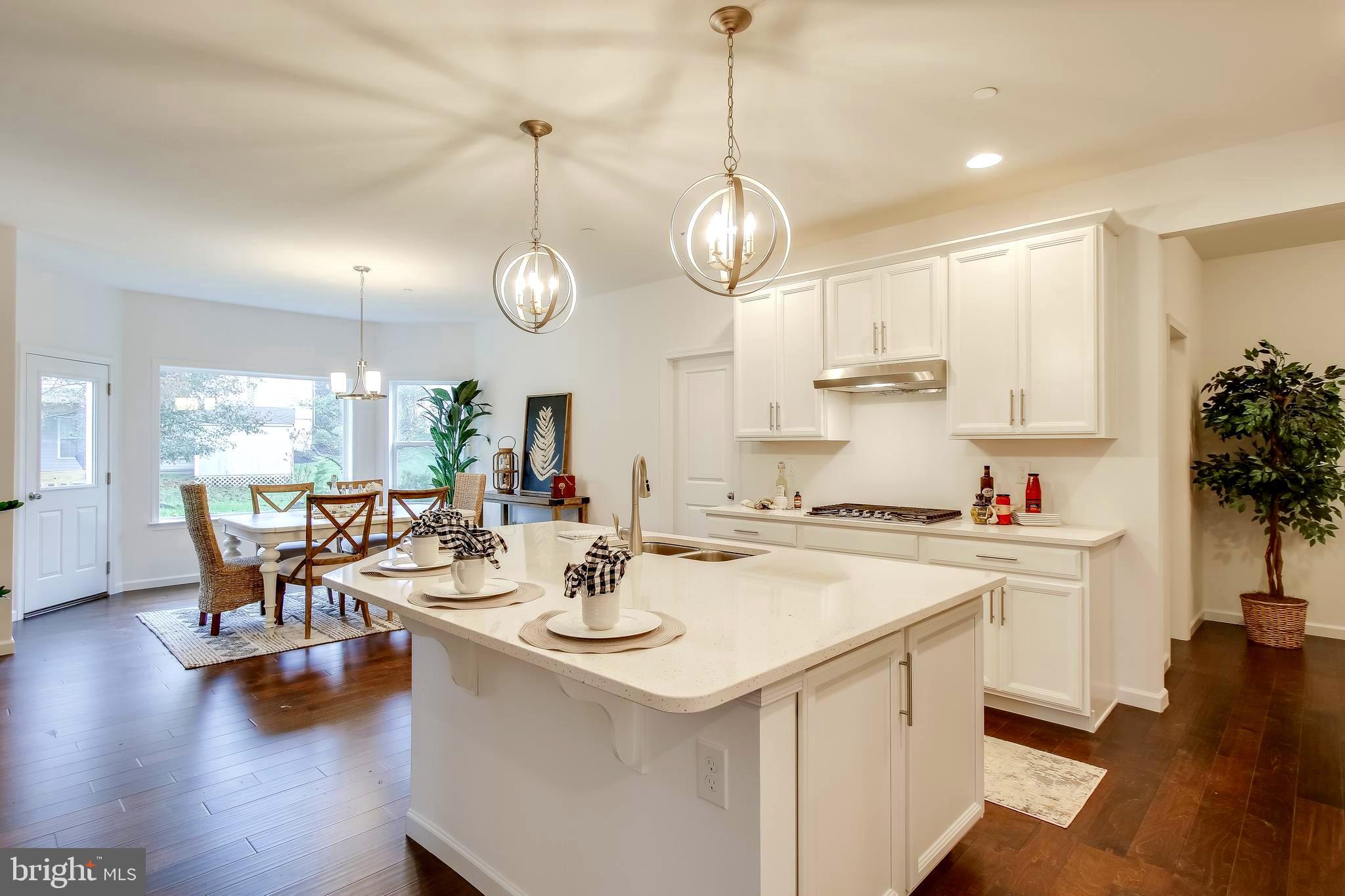 MCKENZIE MEADOWS - Residential