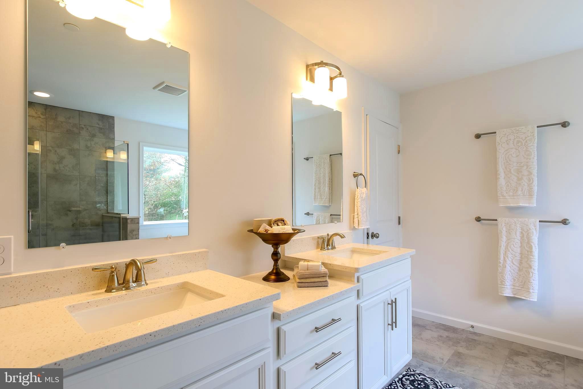 MCKENZIE MEADOWS - Residential