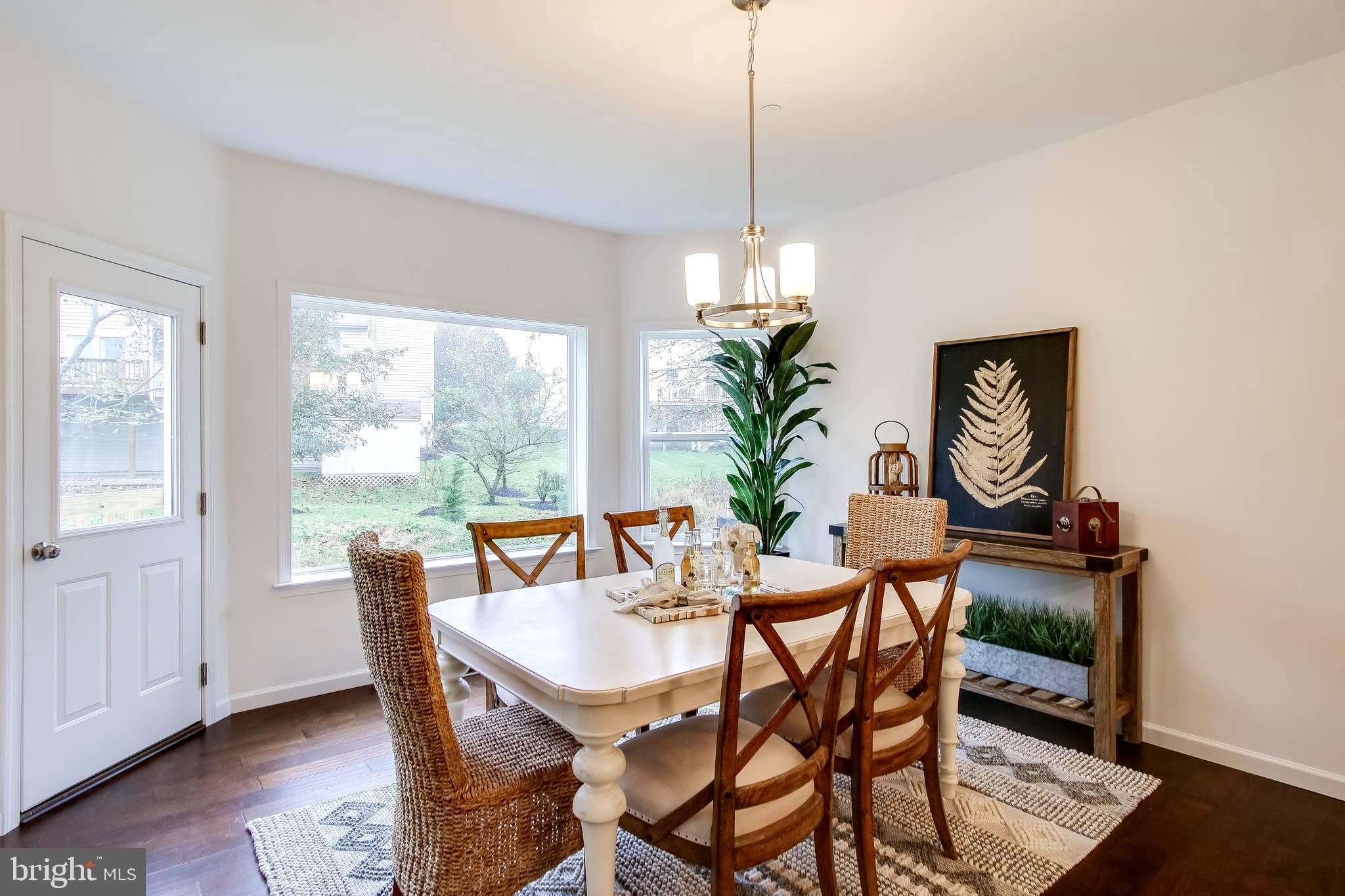 MCKENZIE MEADOWS - Residential