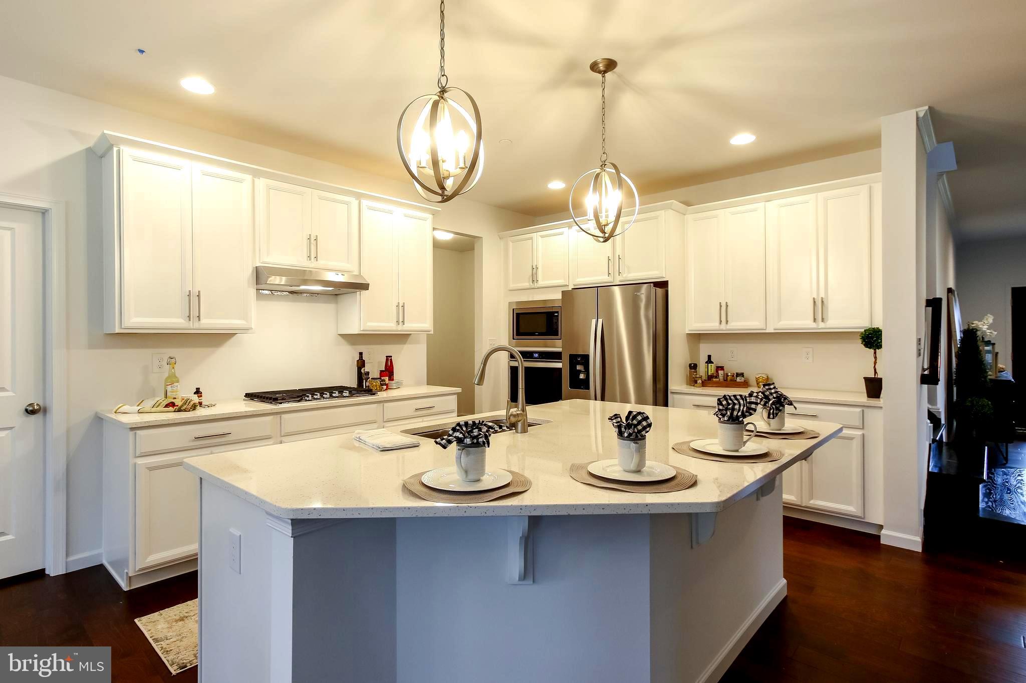 MCKENZIE MEADOWS - Residential