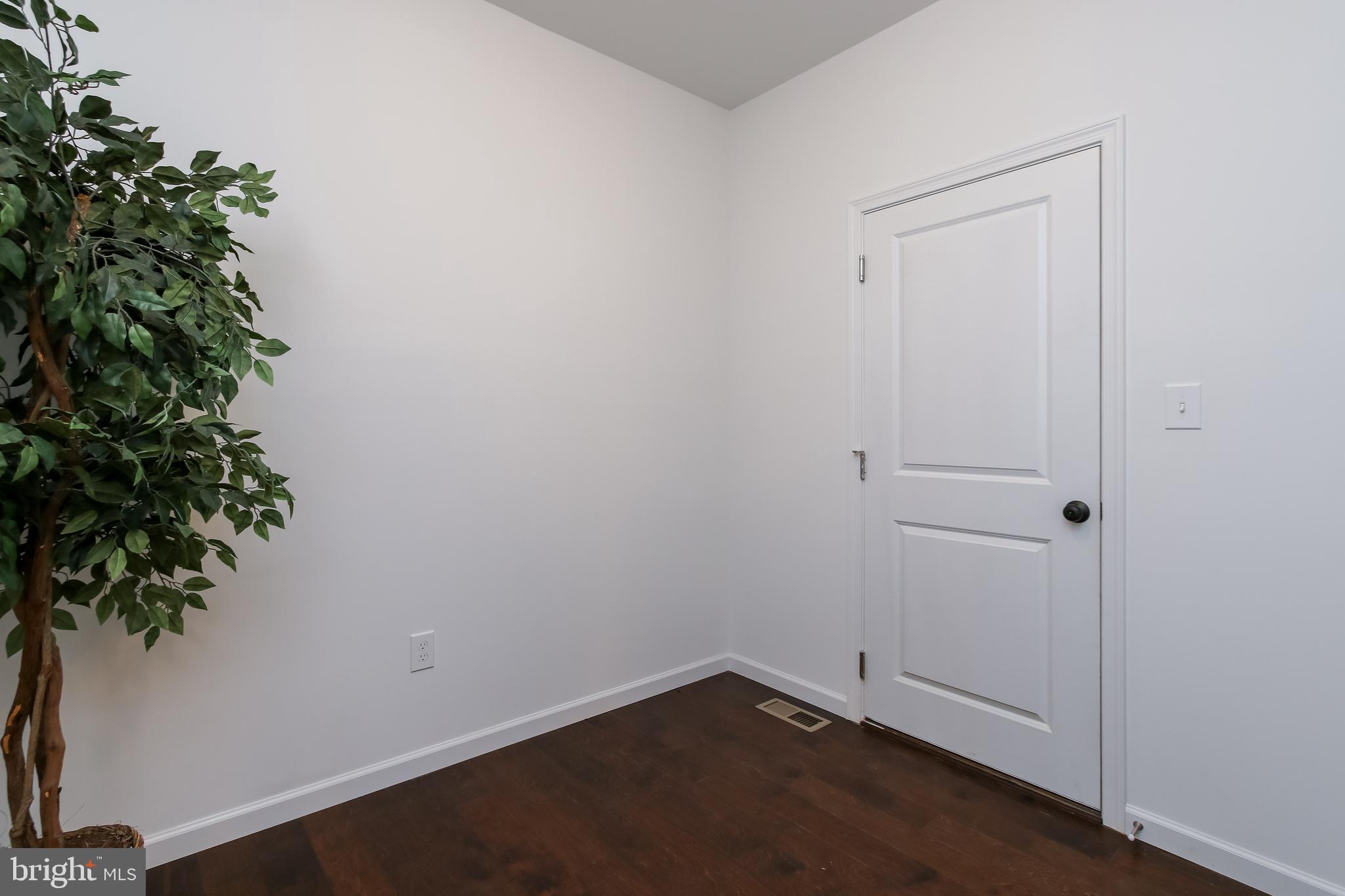 MCKENZIE MEADOWS - Residential