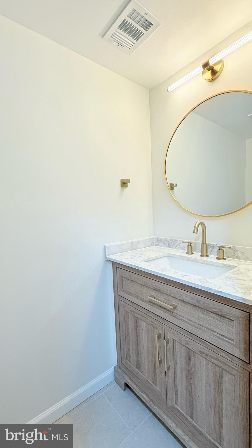 CASHELL MANOR - Residential Lease