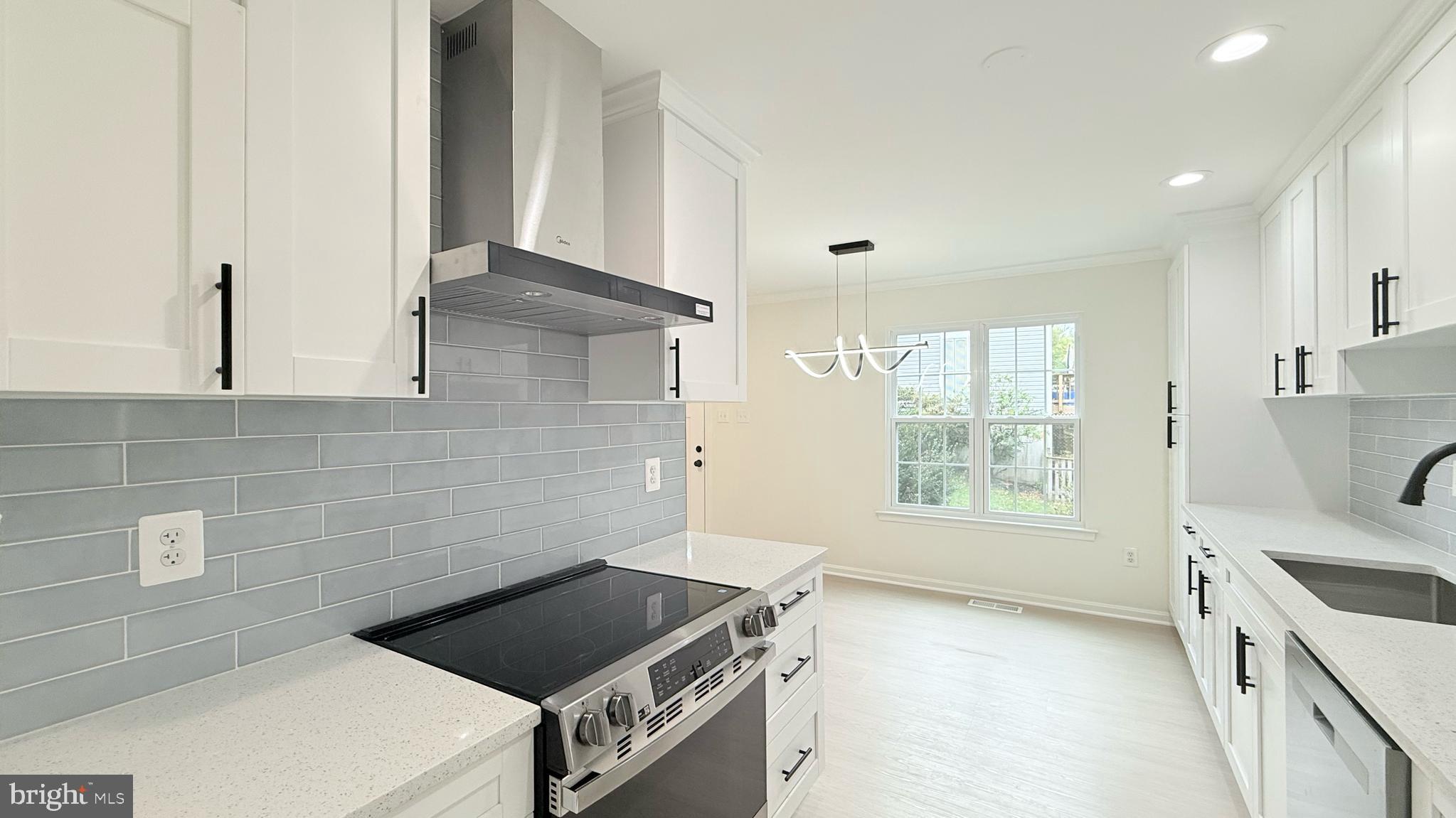 CASHELL MANOR - Residential Lease