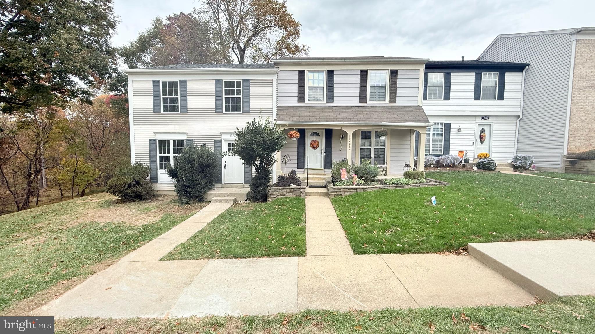 CASHELL MANOR - Residential Lease