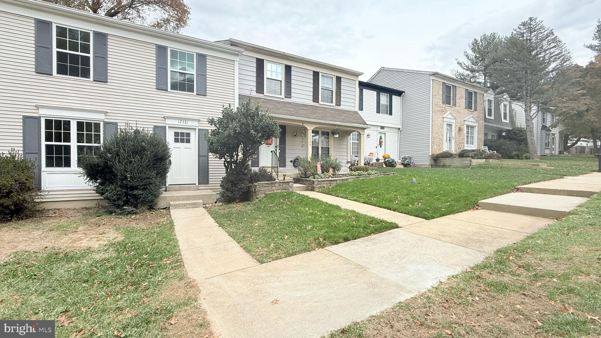 CASHELL MANOR - Residential Lease