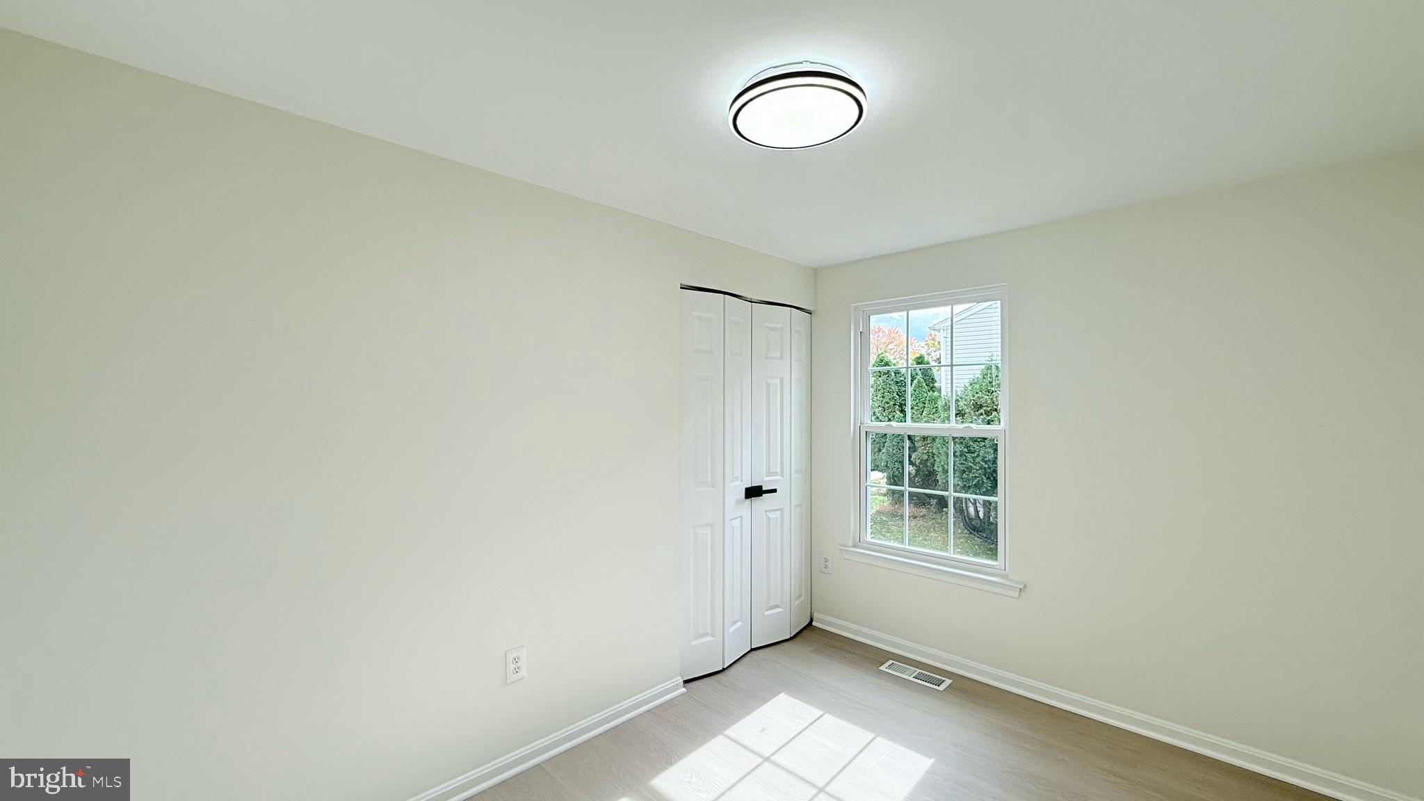 CASHELL MANOR - Residential Lease