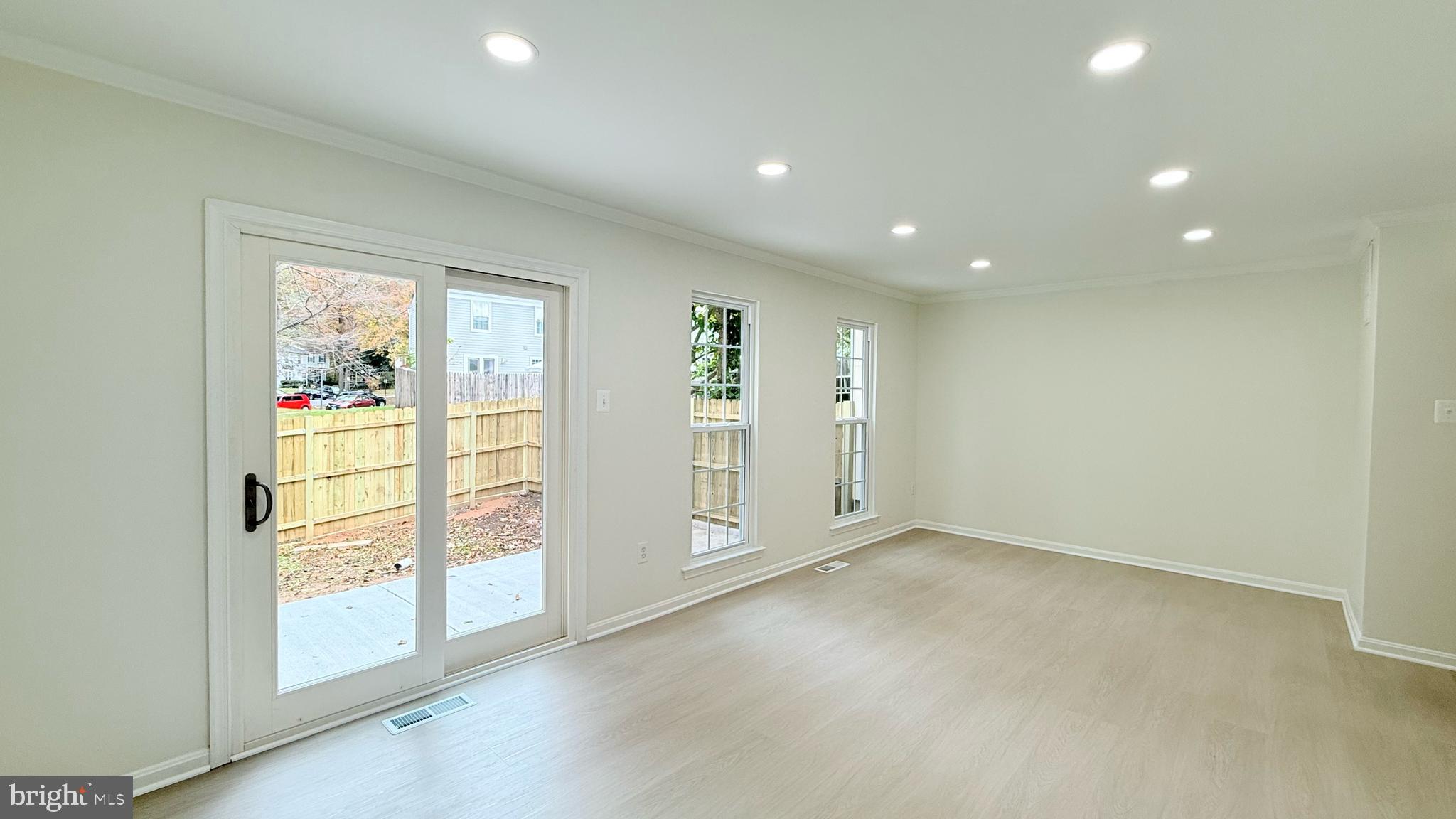 CASHELL MANOR - Residential Lease