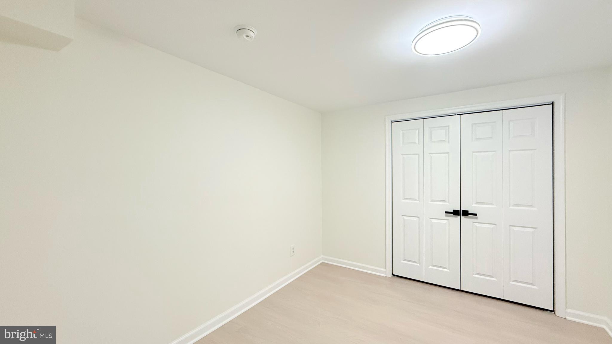 CASHELL MANOR - Residential Lease