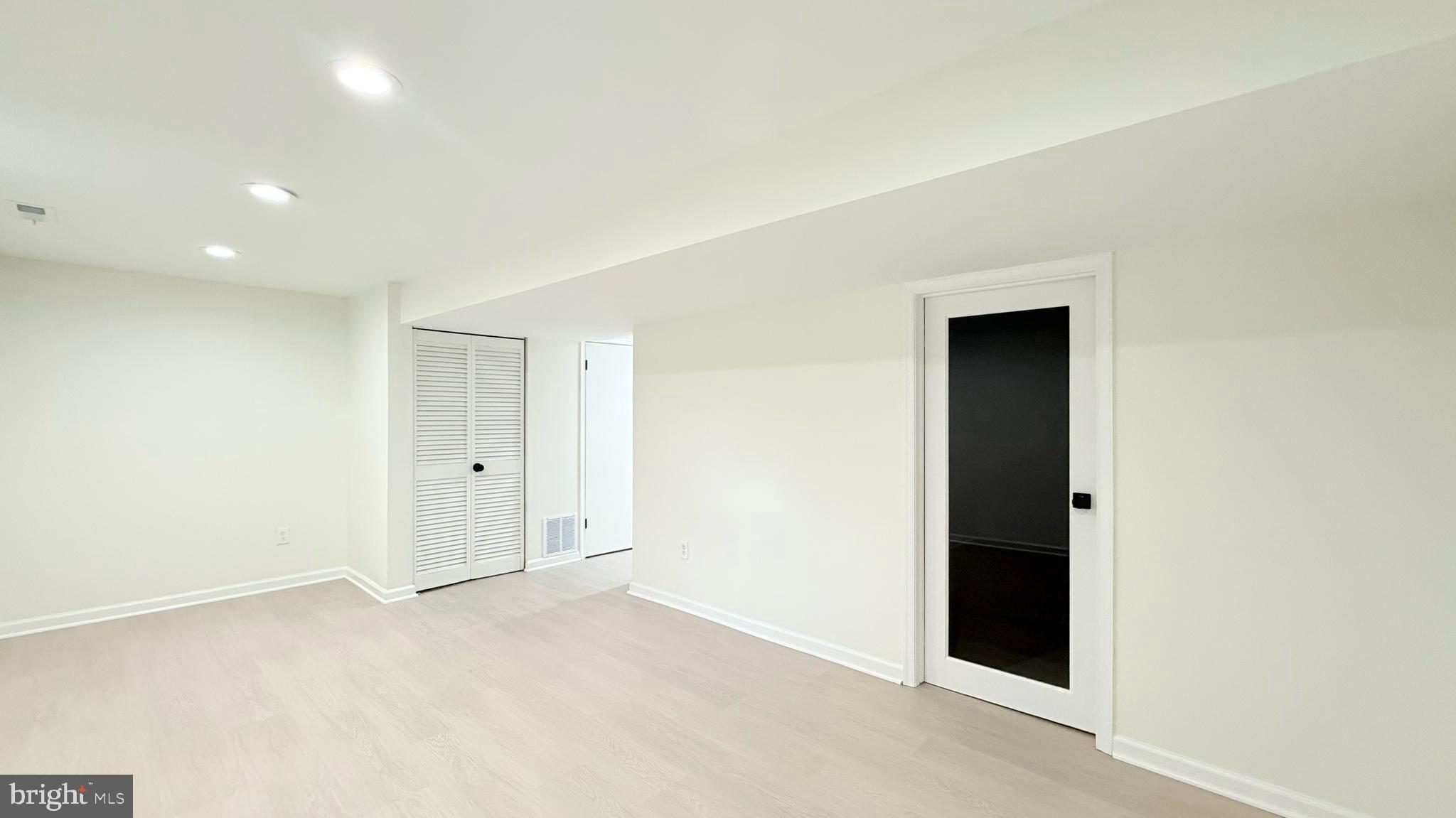 CASHELL MANOR - Residential Lease