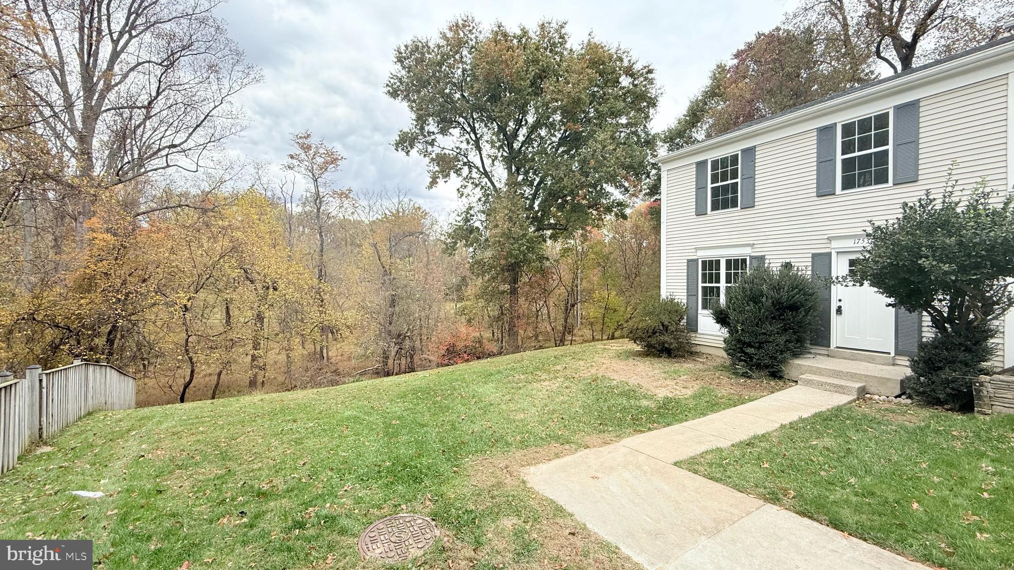 CASHELL MANOR - Residential Lease