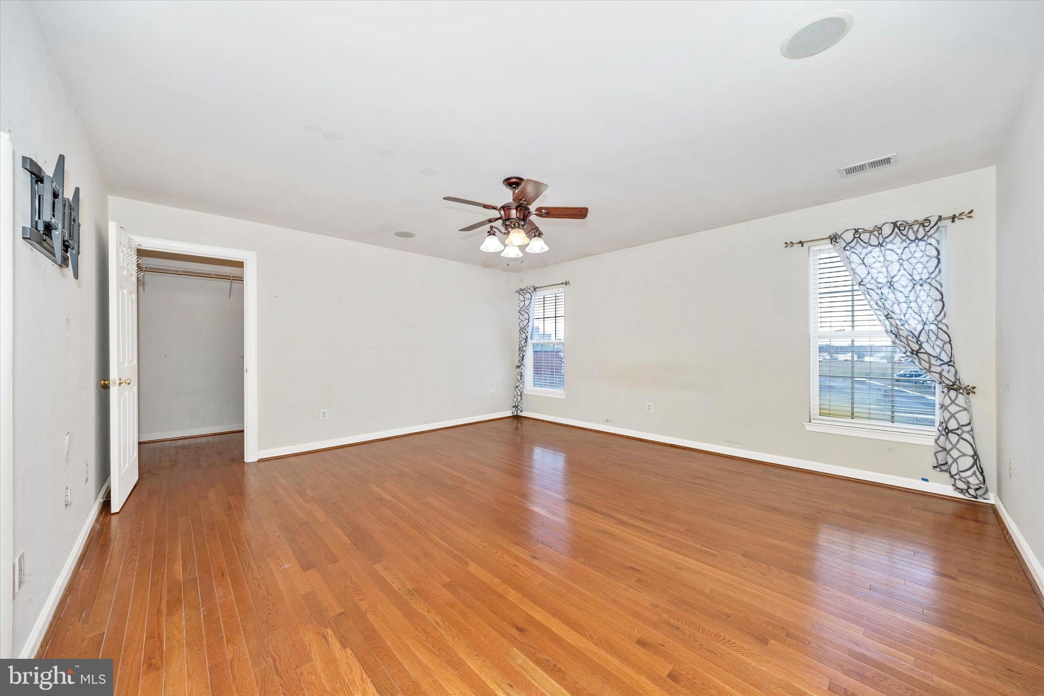 WASHINGTON TRAIL - Residential