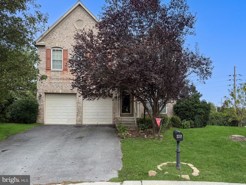 Photo of 277 Augustine Court, KEARNEYSVILLE, WV 25430 (MLS # WVBE2045410)