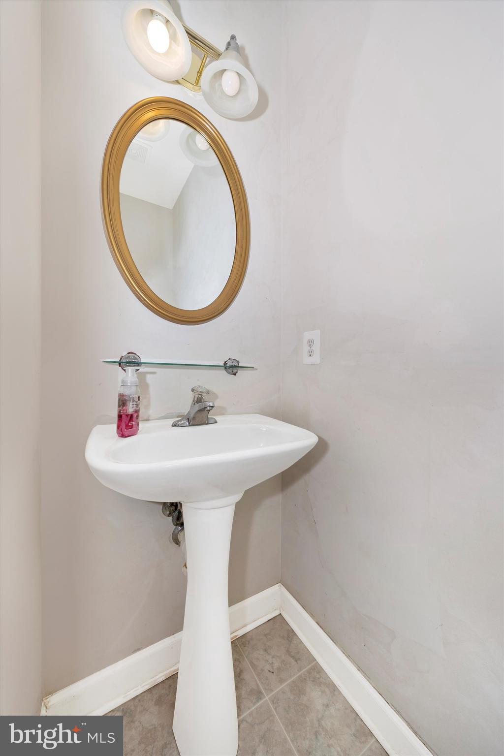 WASHINGTON TRAIL - Residential