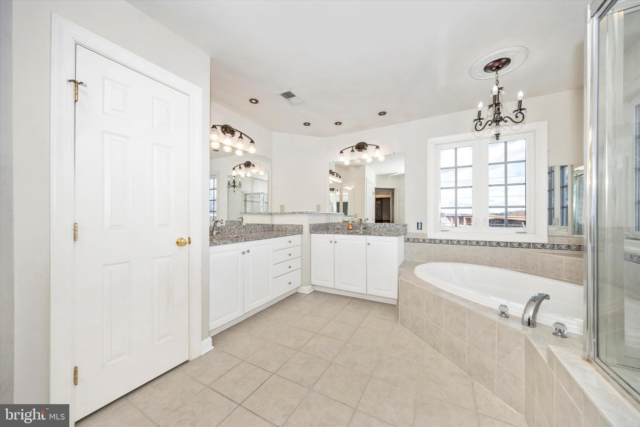 WASHINGTON TRAIL - Residential