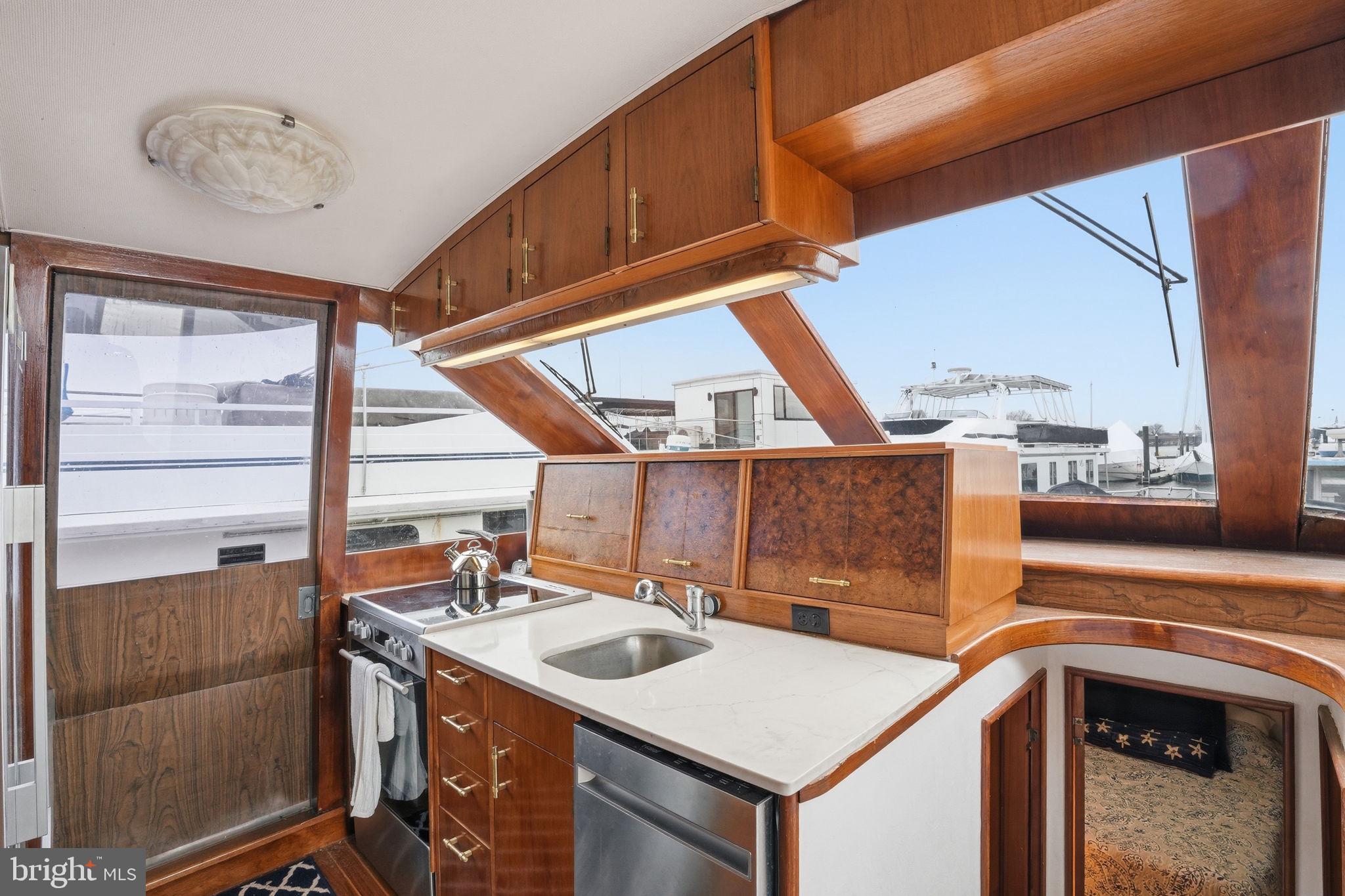 650 WHARF STREET SW X48