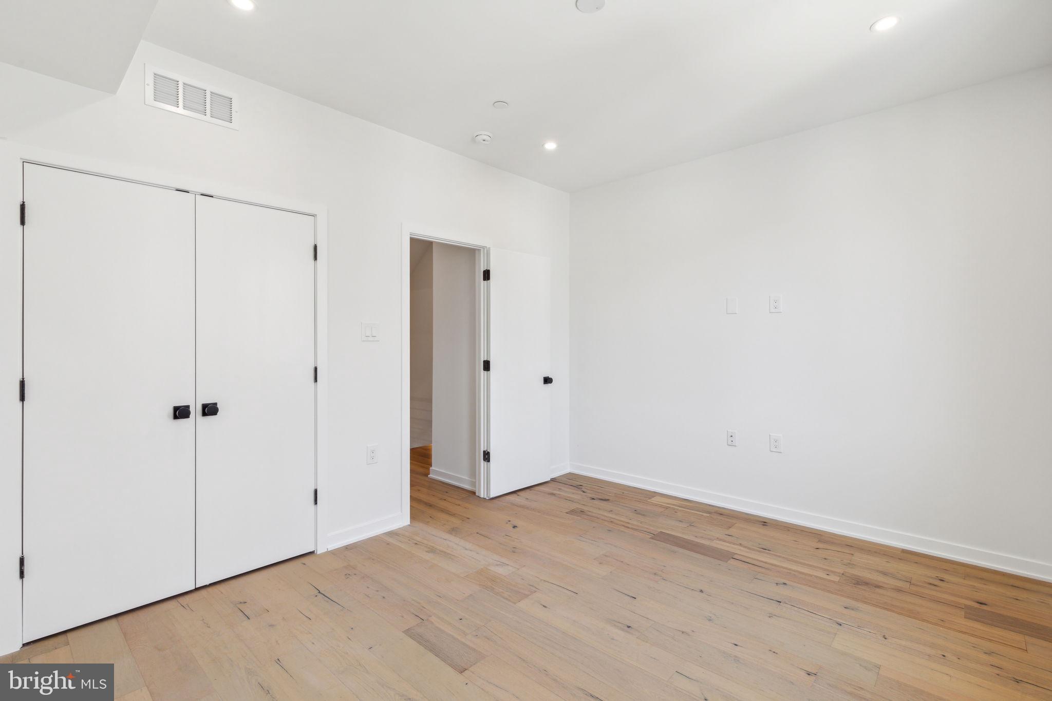 GRADUATE HOSPITAL - Residential