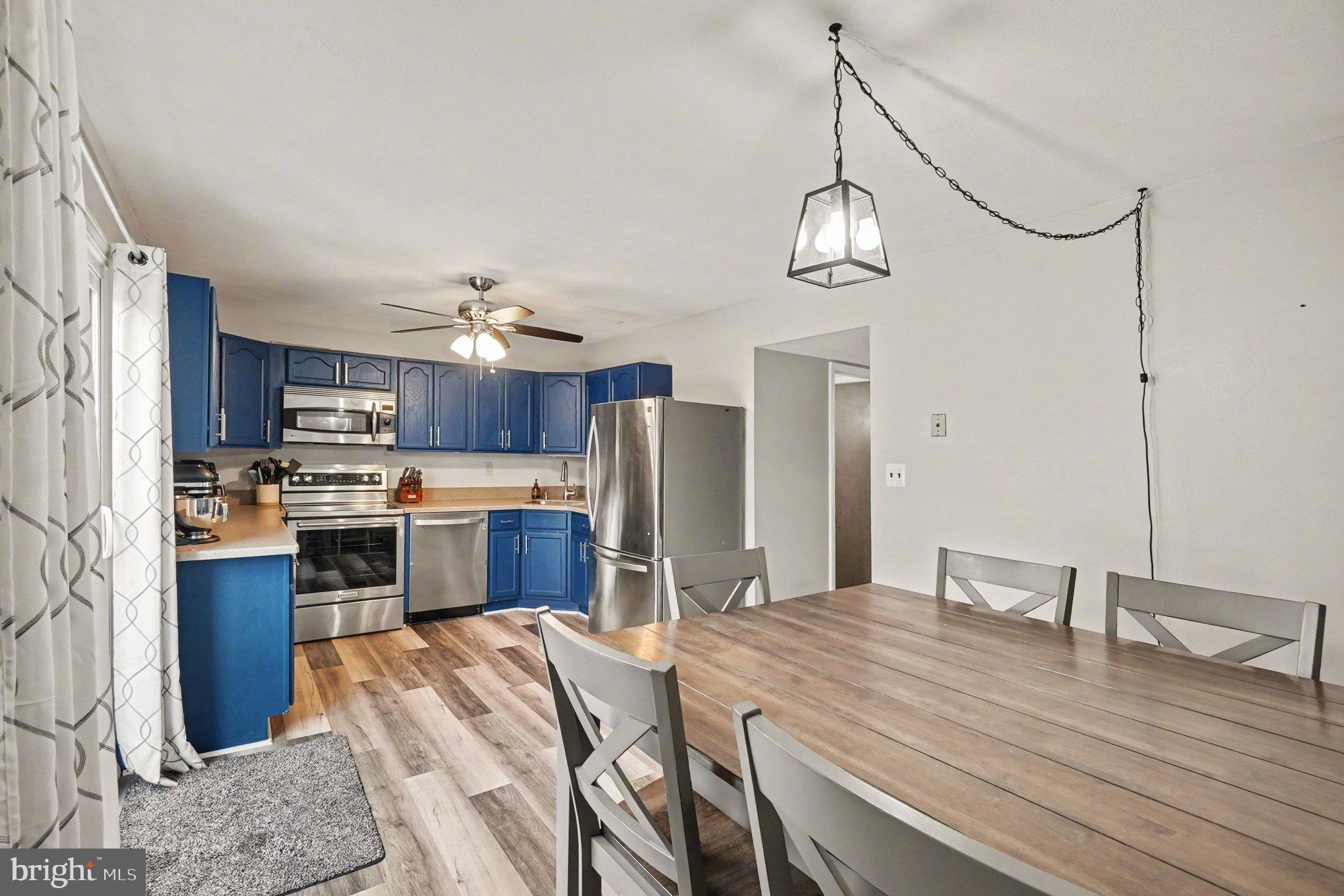 HARFORD SQUARE - Residential