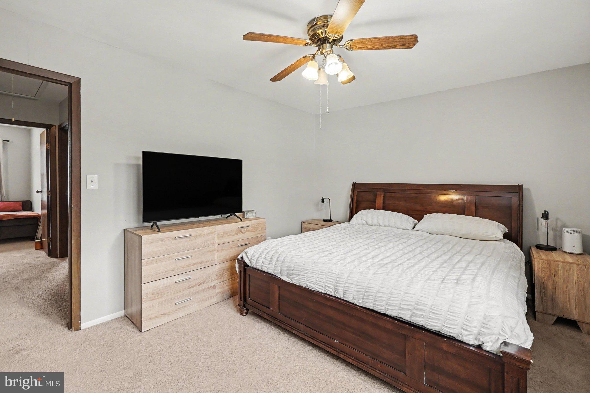 HARFORD SQUARE - Residential