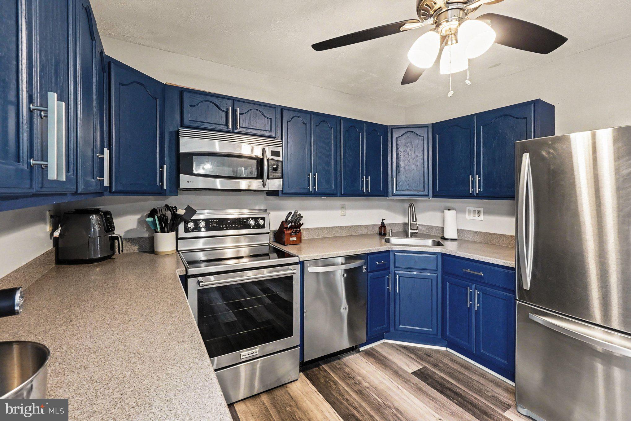 HARFORD SQUARE - Residential