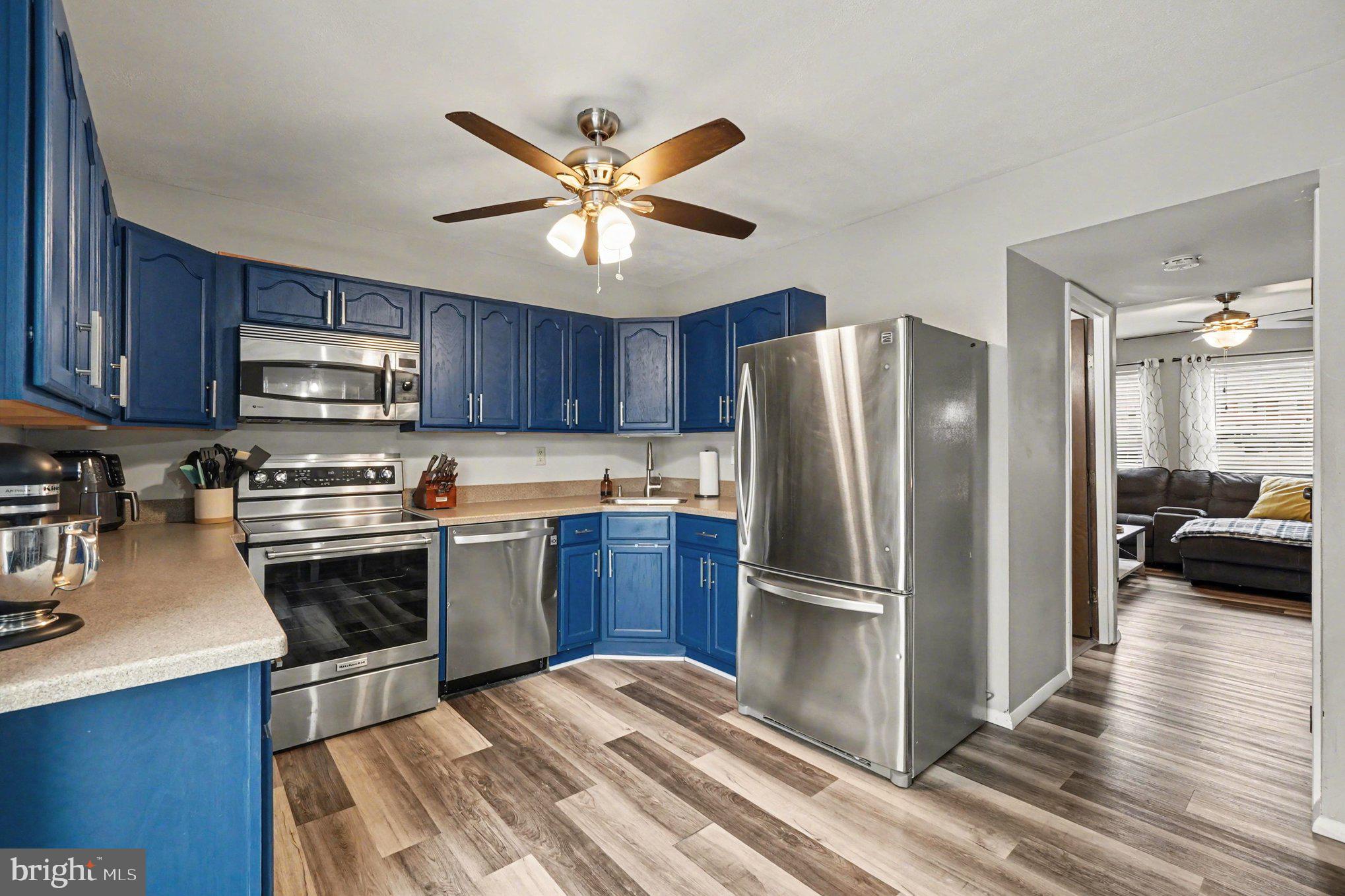 HARFORD SQUARE - Residential