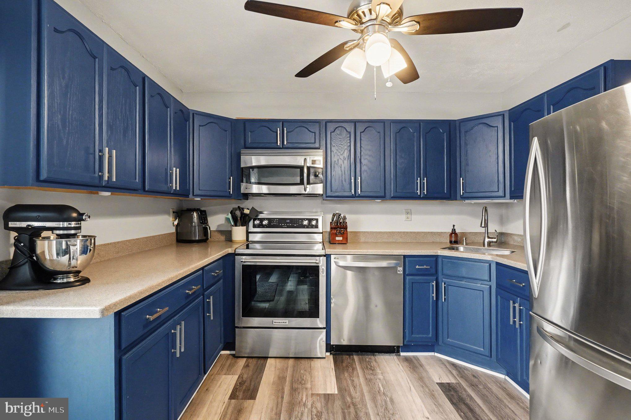 HARFORD SQUARE - Residential