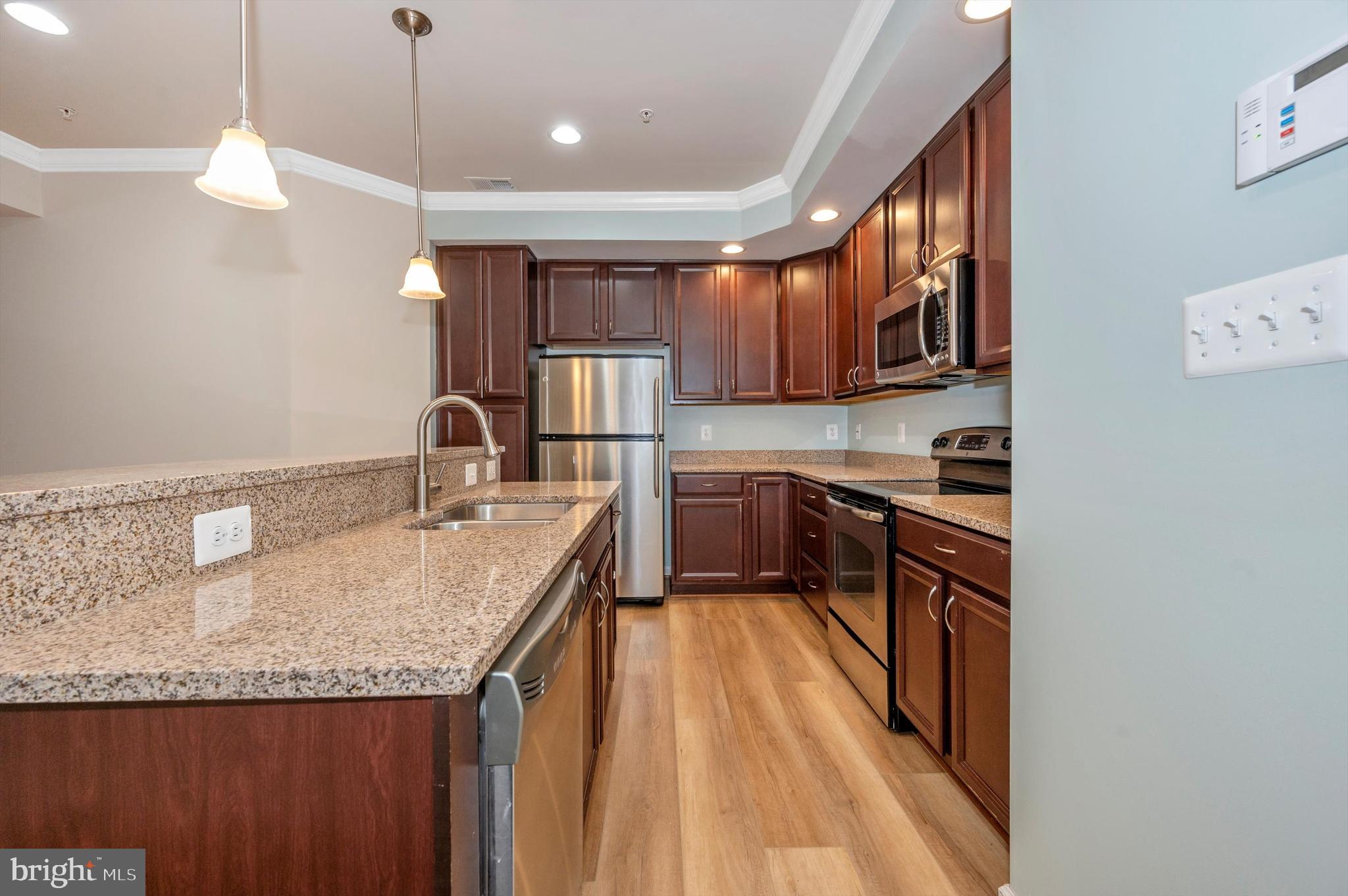 LINTON AT BALLENGER - Residential Lease