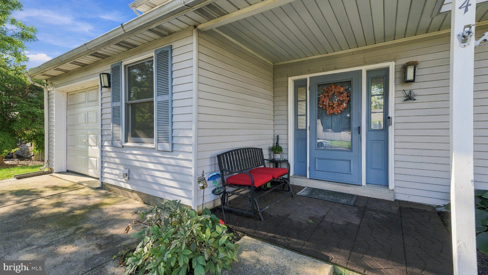 4 RUE COURT