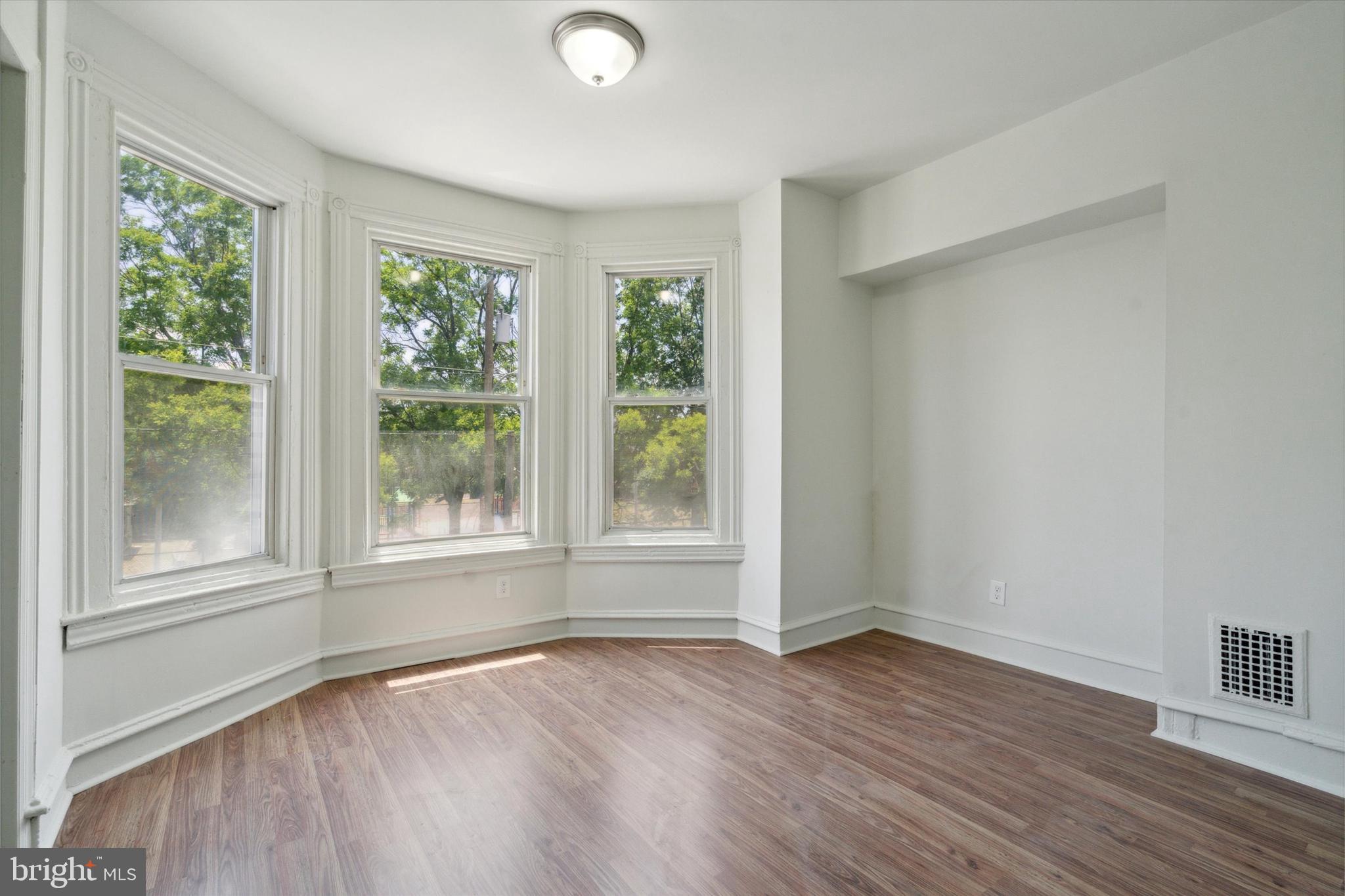 PHILADELPHIA (WEST) - Residential