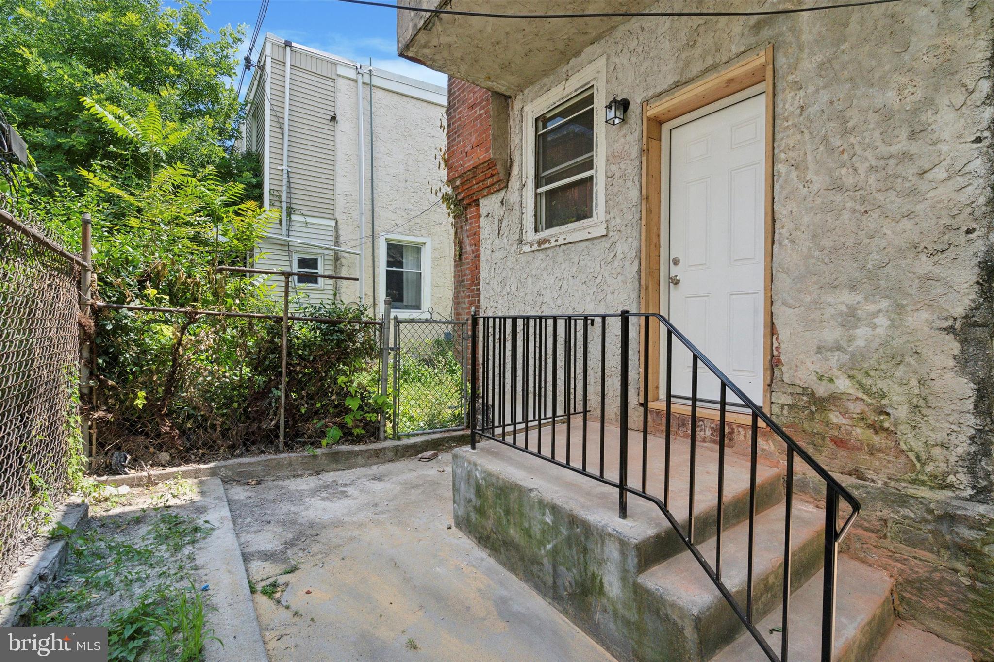 PHILADELPHIA (WEST) - Residential