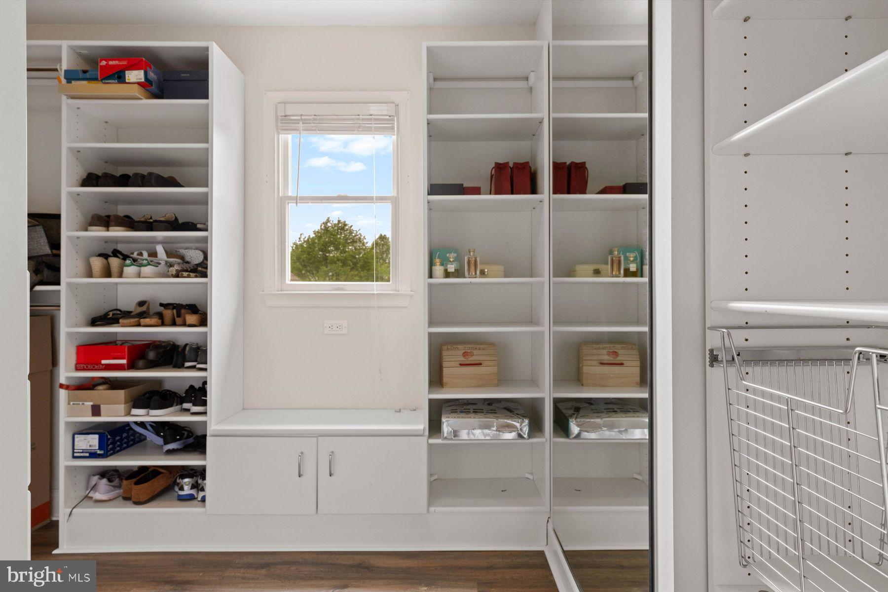 MEADOW WOOD - Residential