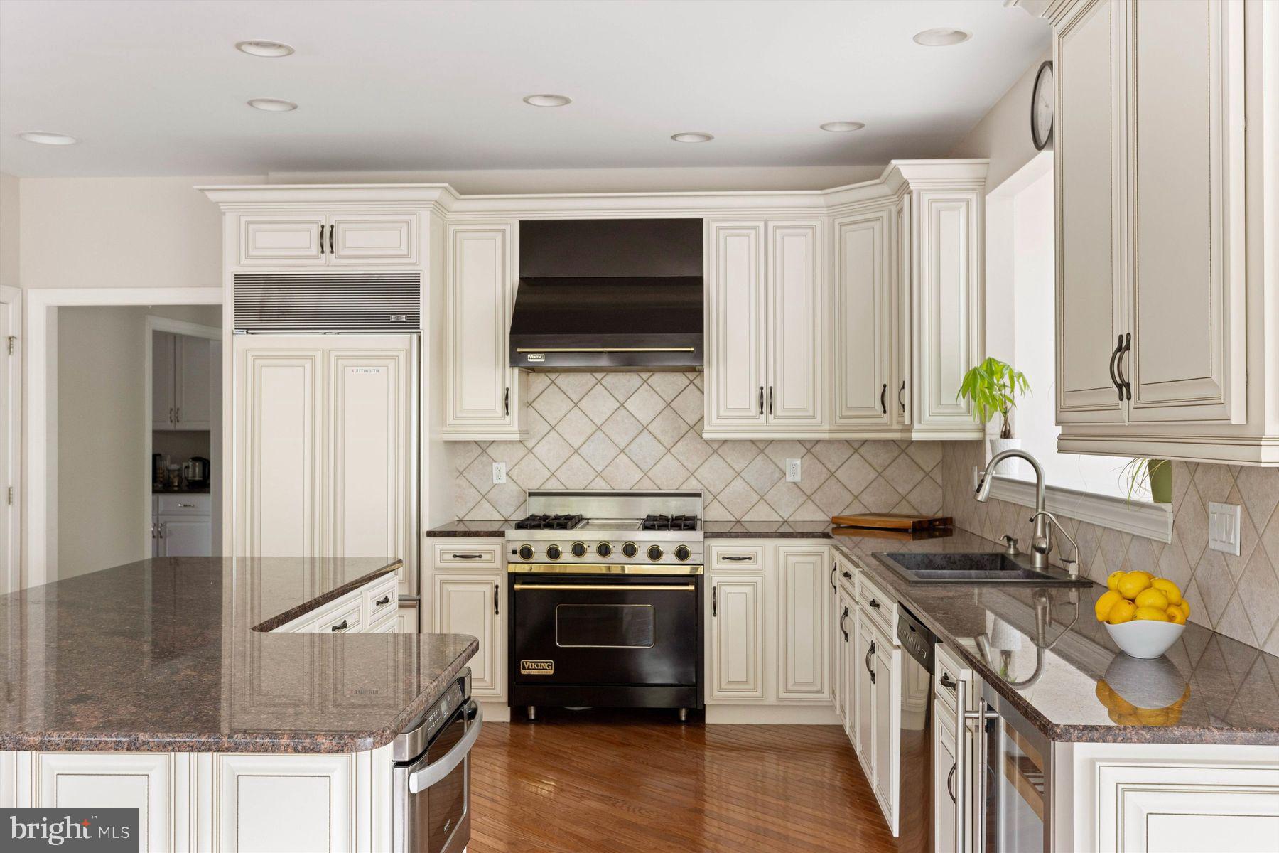 MEADOW WOOD - Residential