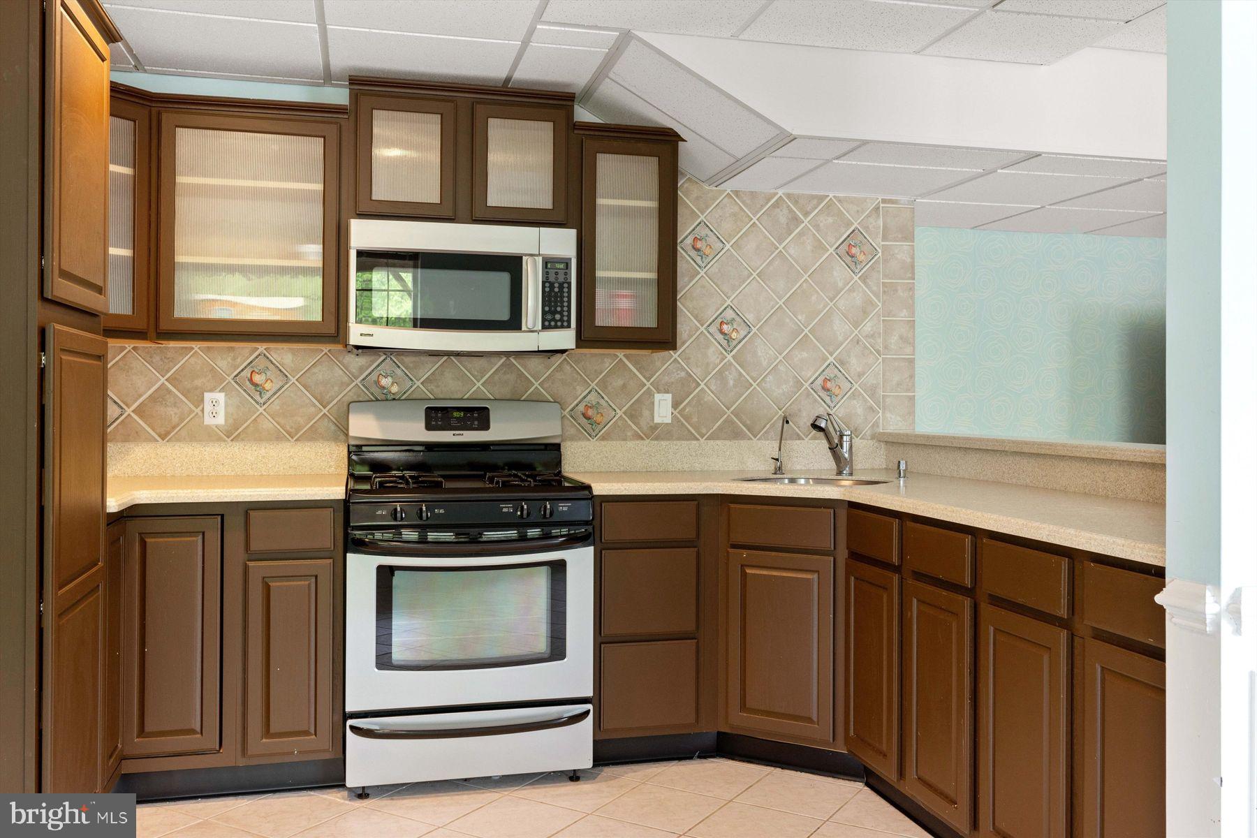 MEADOW WOOD - Residential