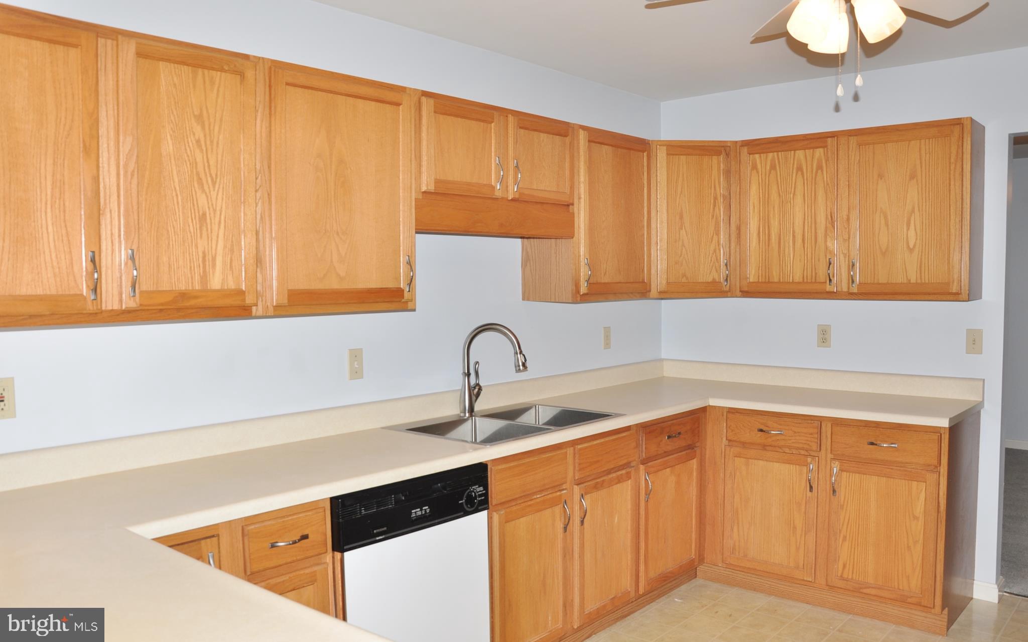 LONGSTOWN VILLAGE - Residential