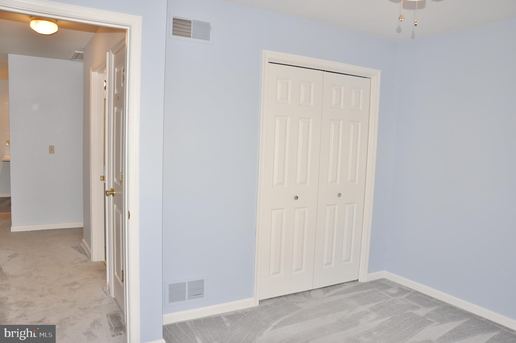 LONGSTOWN VILLAGE - Residential