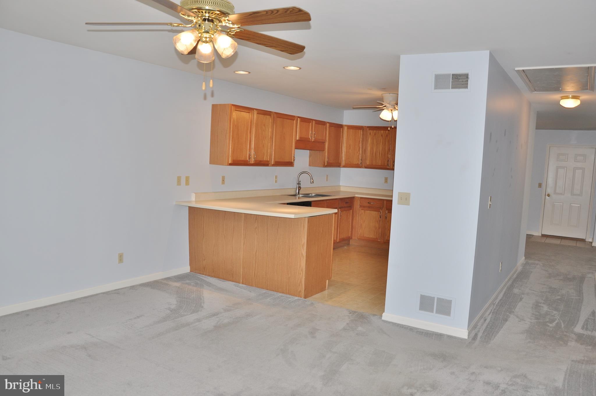 LONGSTOWN VILLAGE - Residential