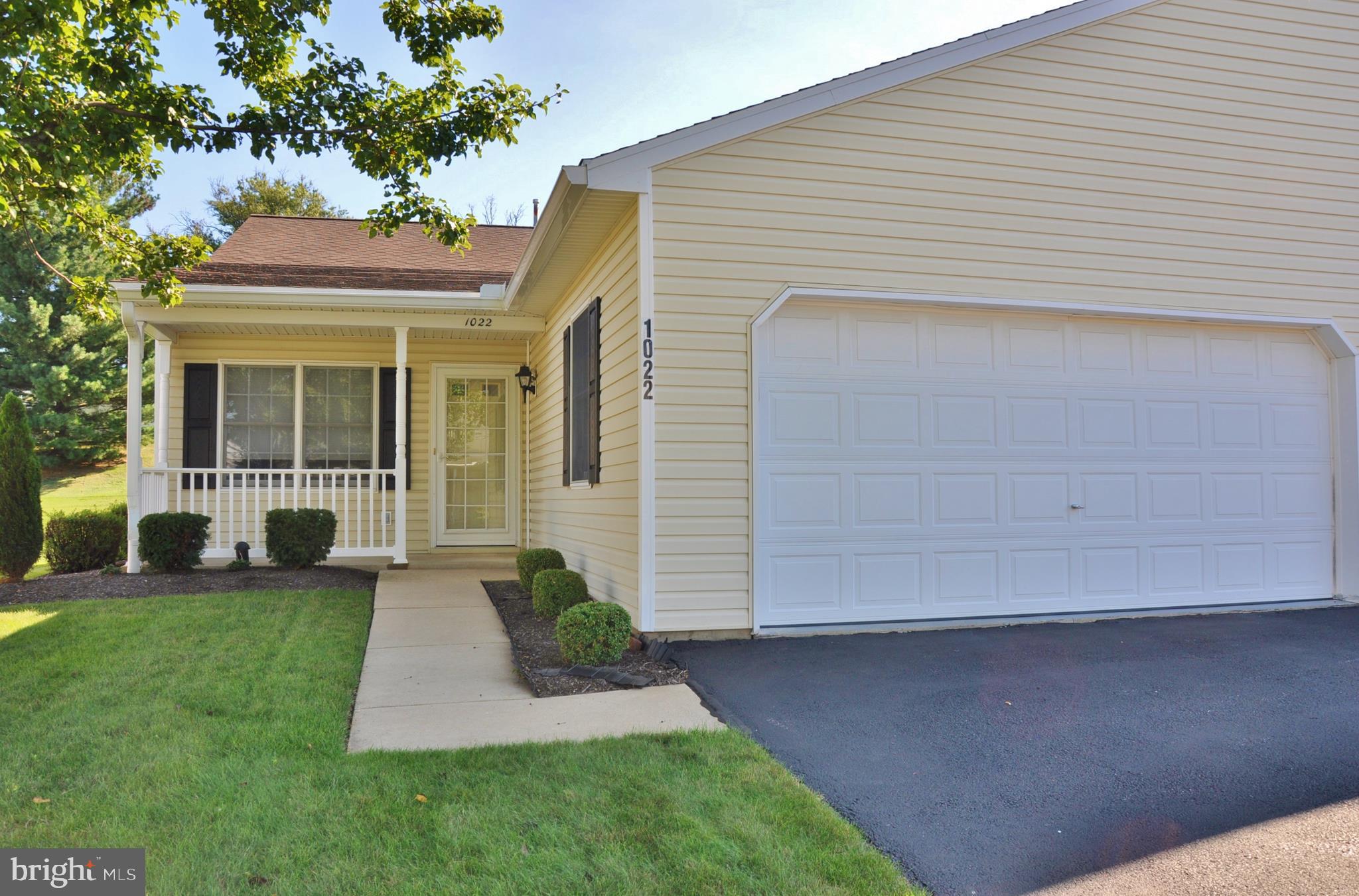 LONGSTOWN VILLAGE - Residential