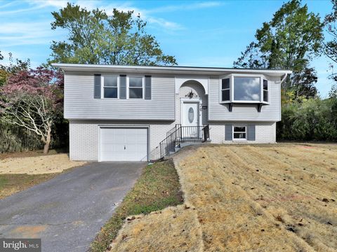 76 CRESTVIEW DRIVE POTTSVILLE PA 17901