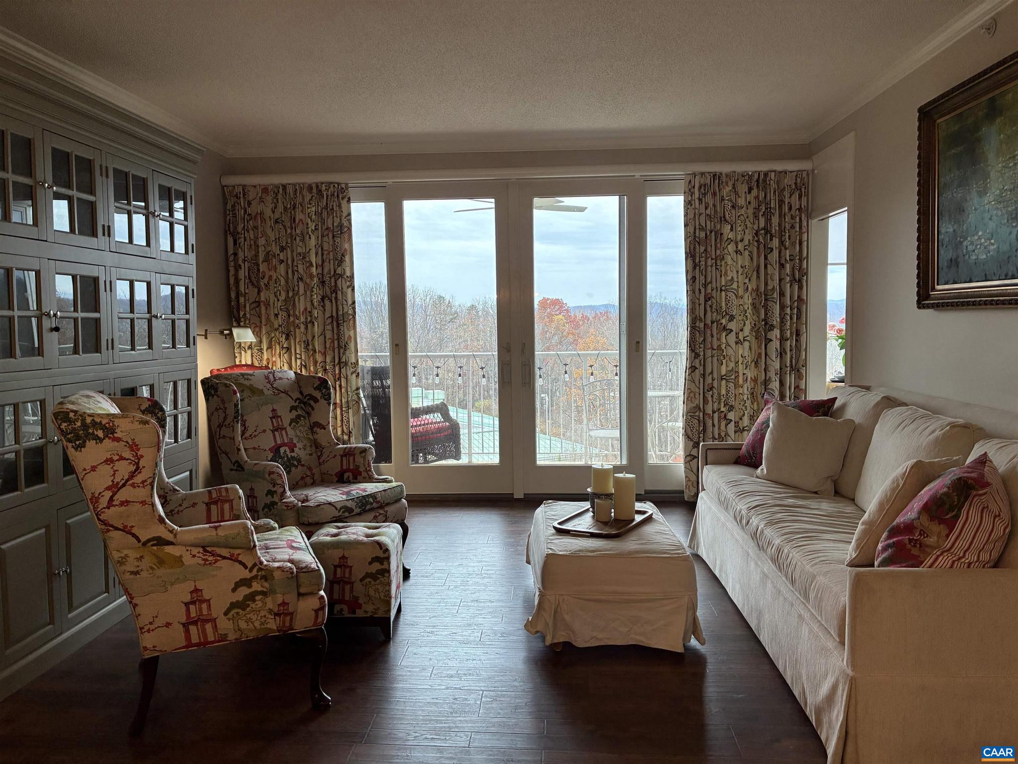 500 CRESTWOOD DR 2403