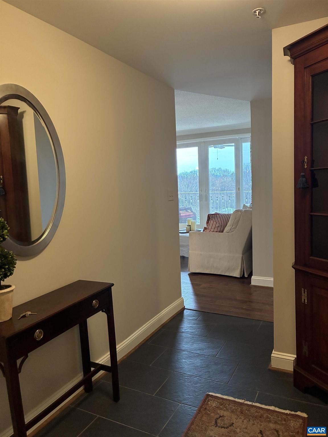 500 CRESTWOOD DR 2403