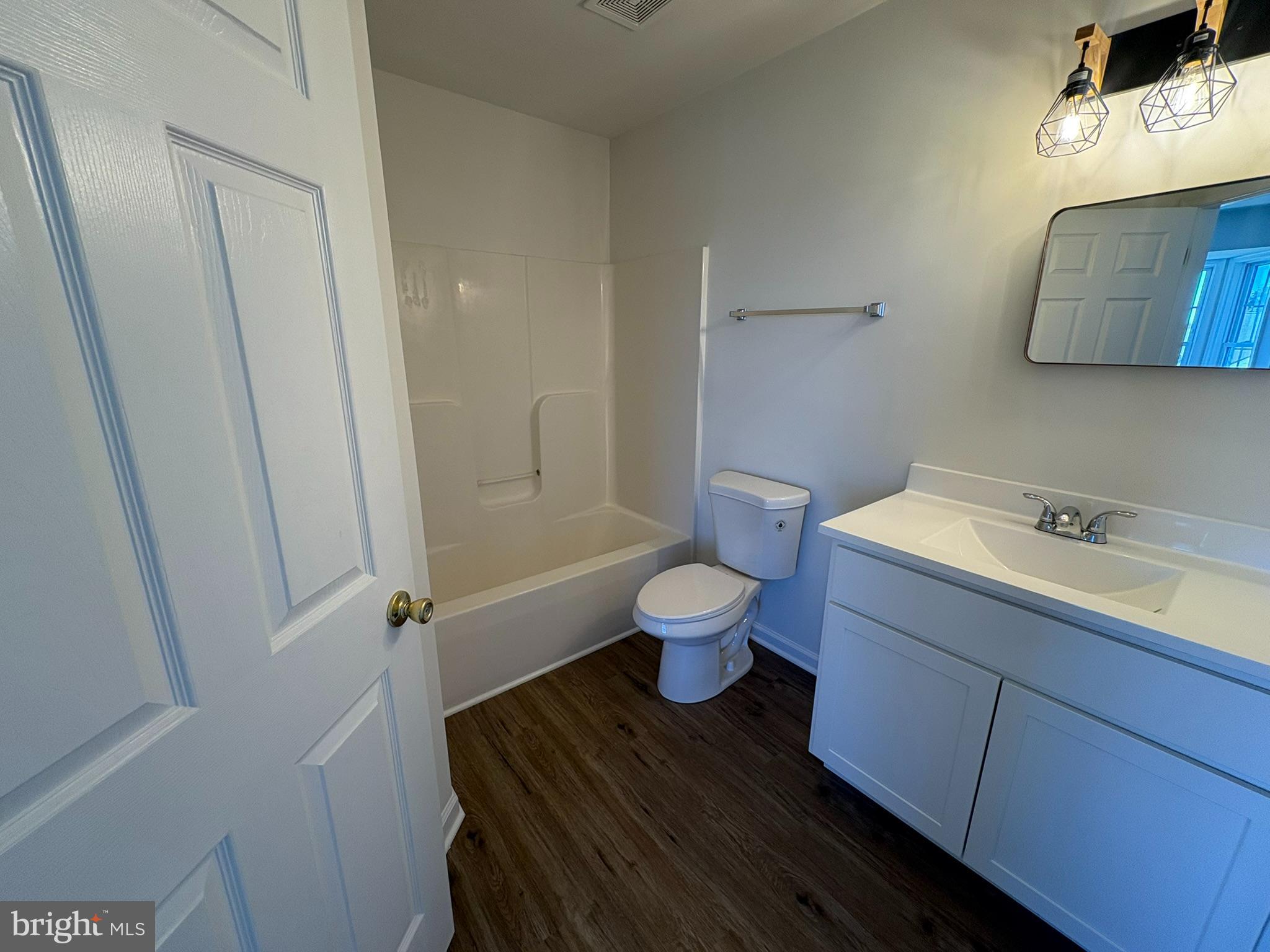 BRIAR RUN - Residential Lease