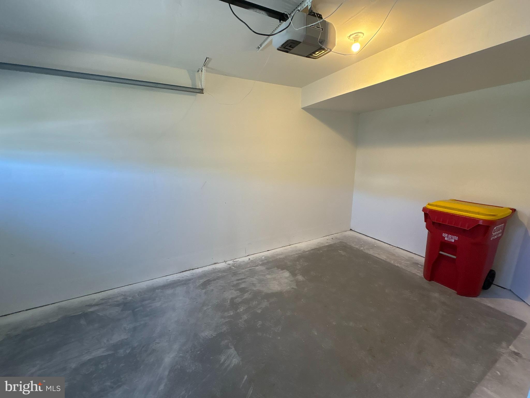 BRIAR RUN - Residential Lease