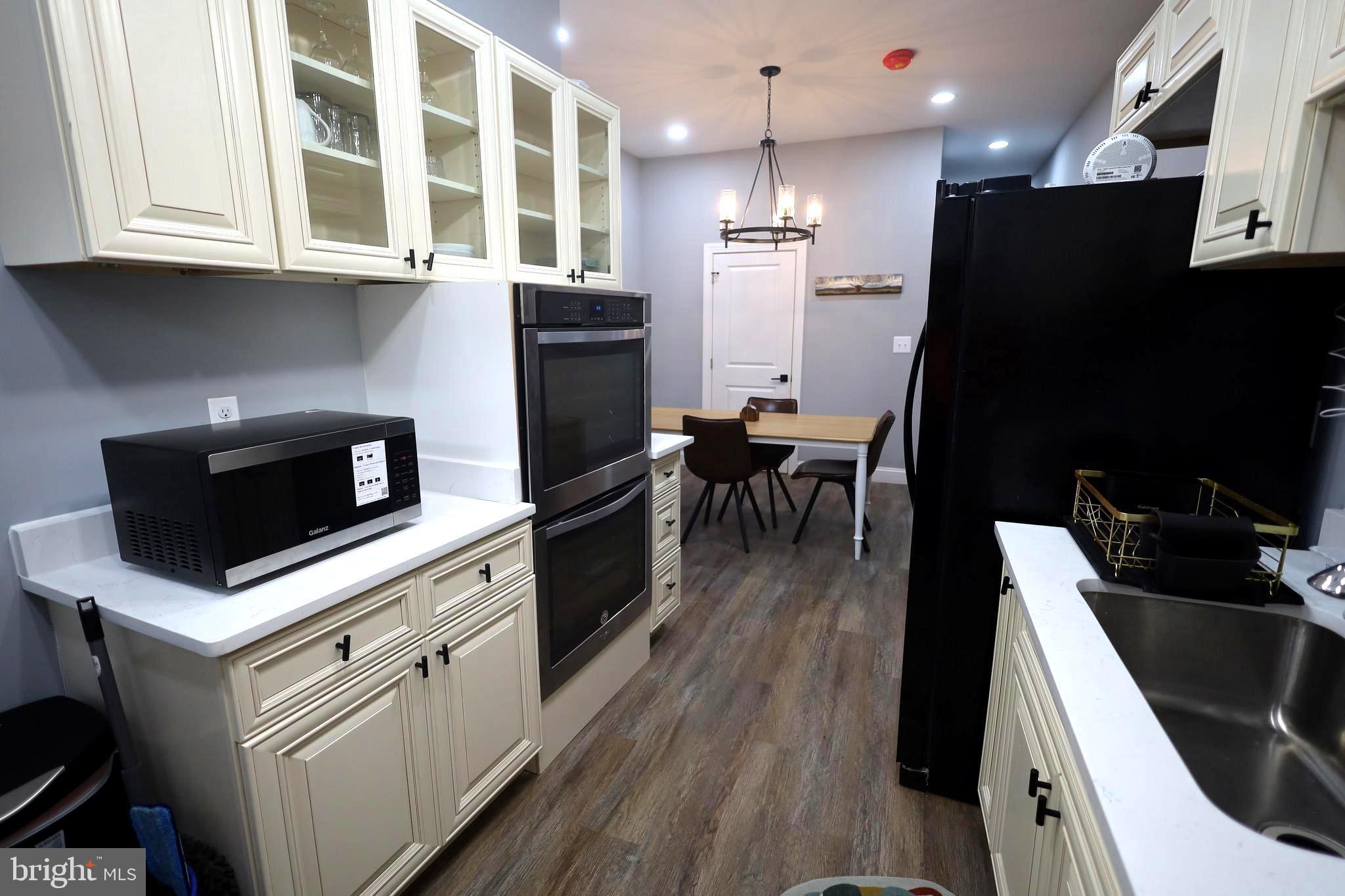 SANDTOWN-WINCHESTER - Residential Lease