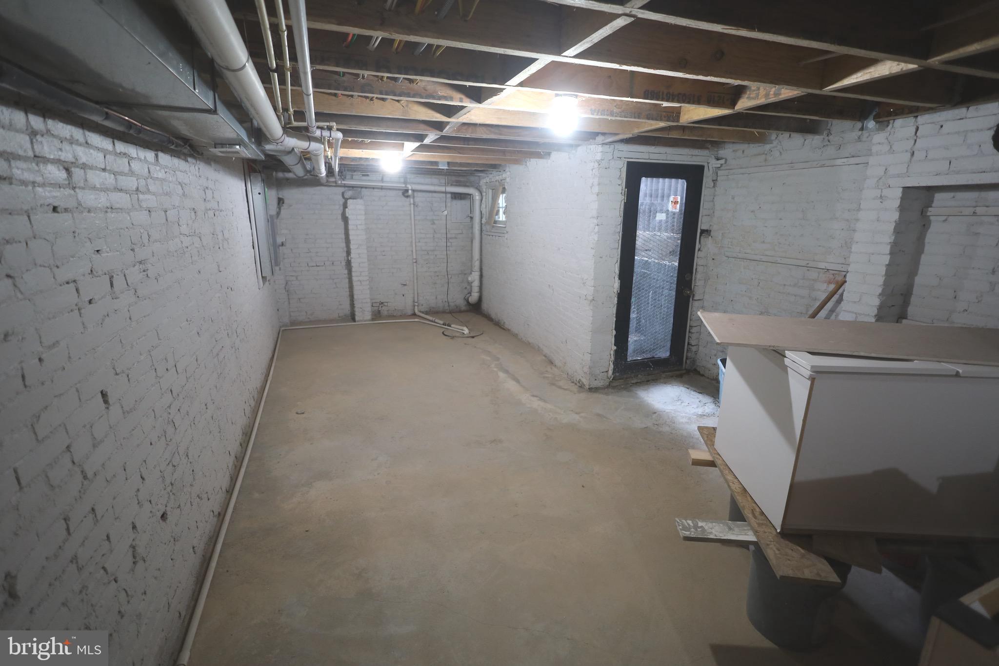 SANDTOWN-WINCHESTER - Residential Lease
