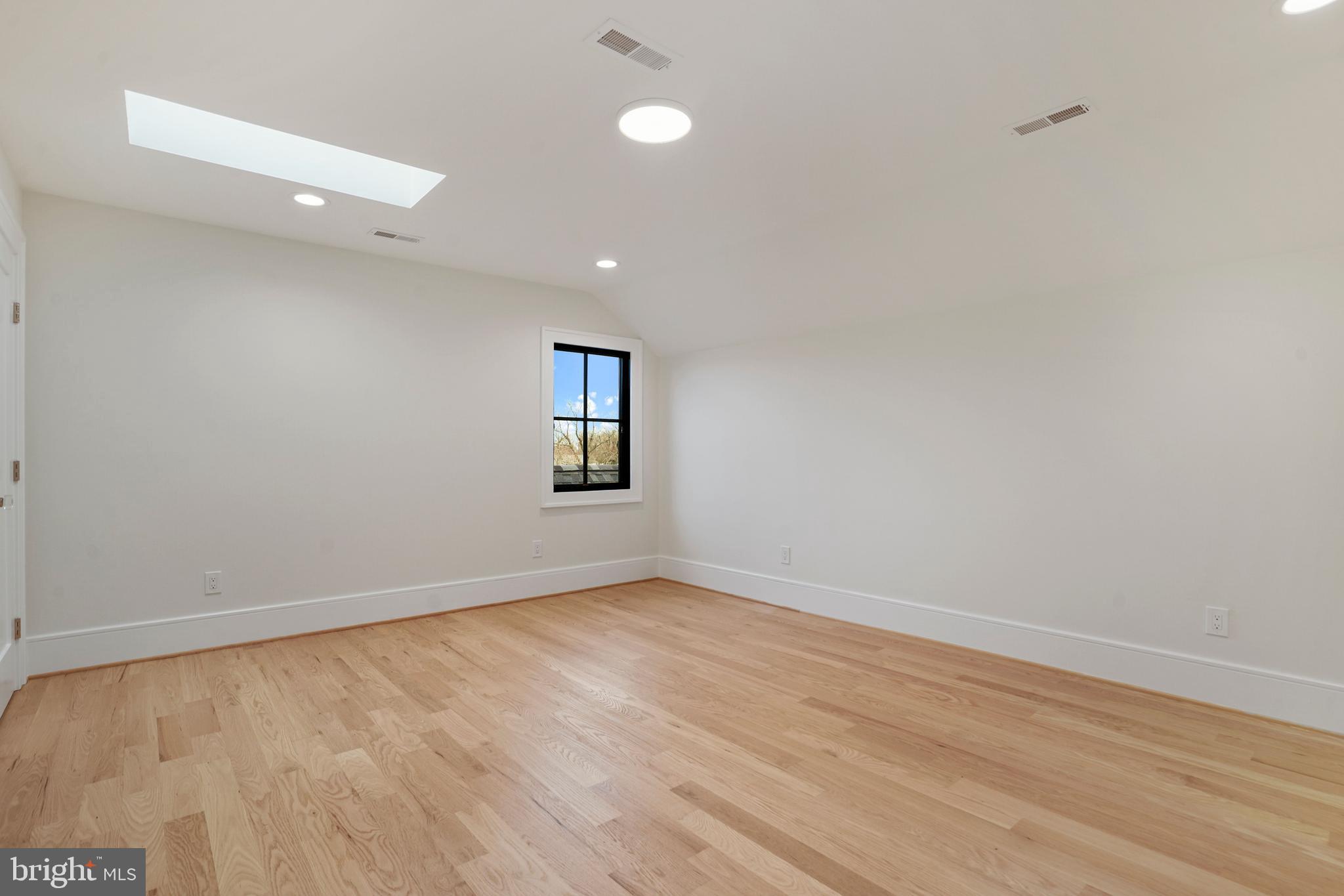 MINOR HILL - Residential