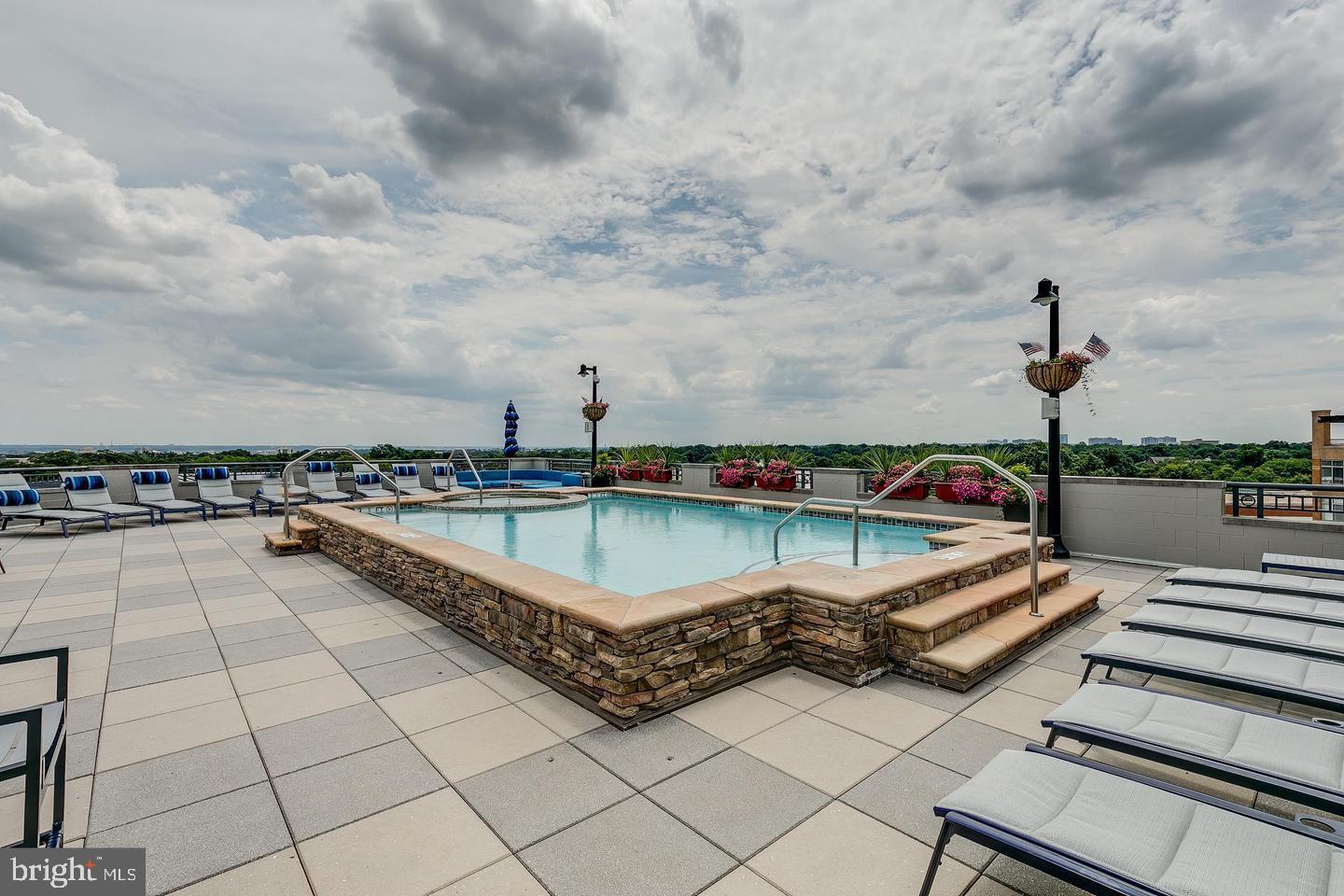 CLARENDON 1021 - Residential Lease