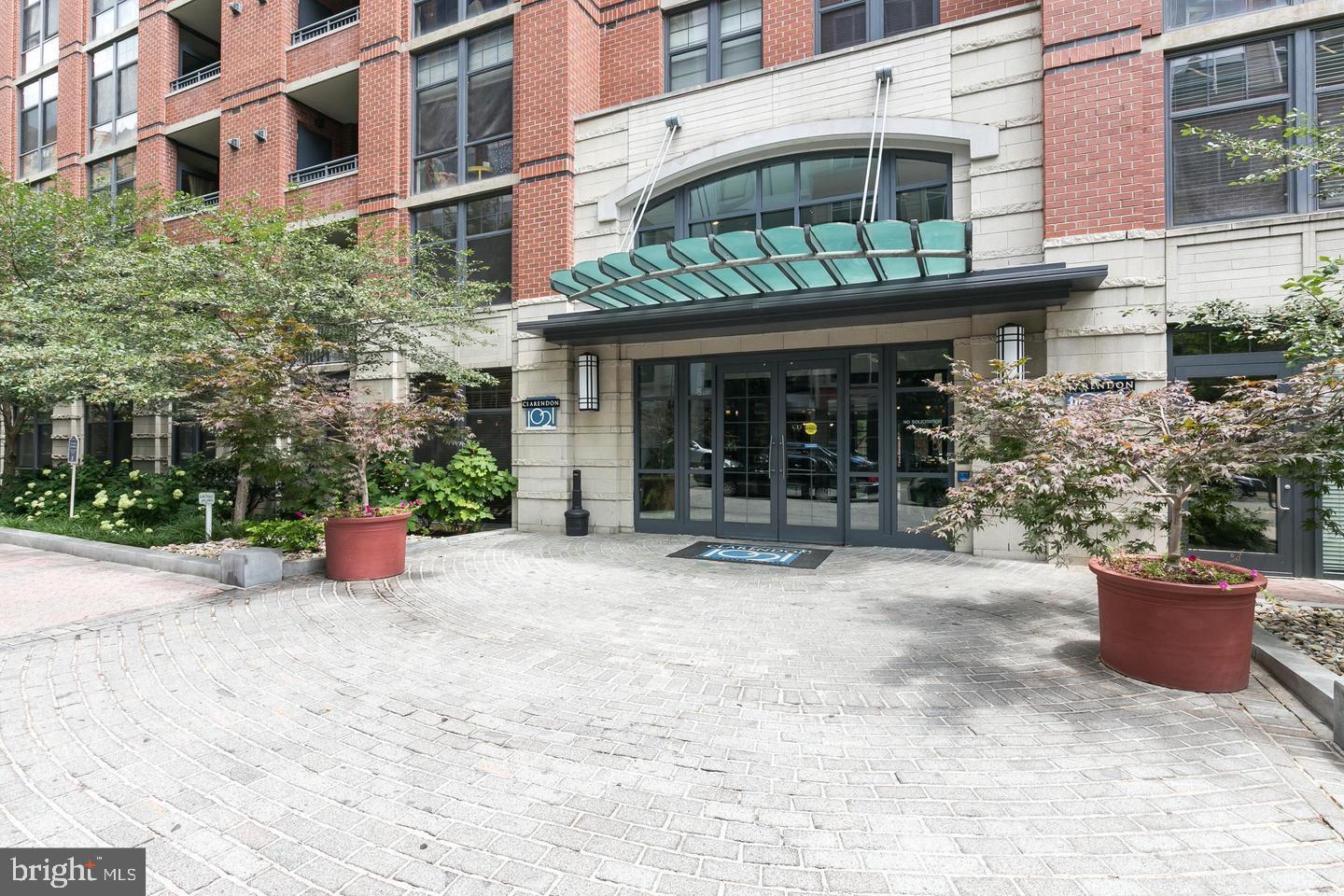 CLARENDON 1021 - Residential Lease