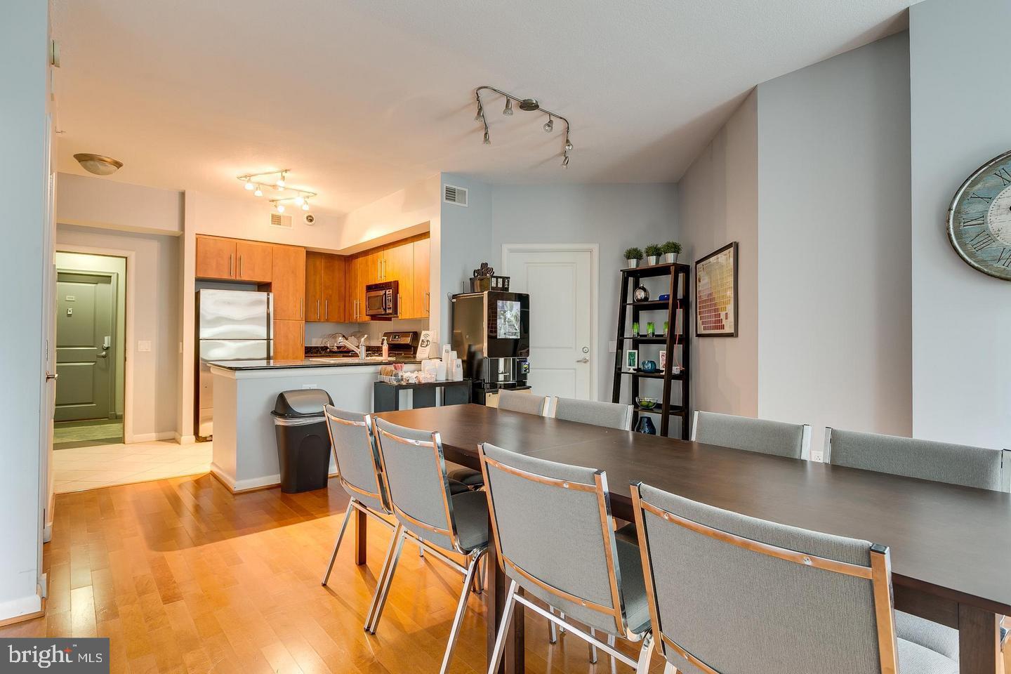 CLARENDON 1021 - Residential Lease