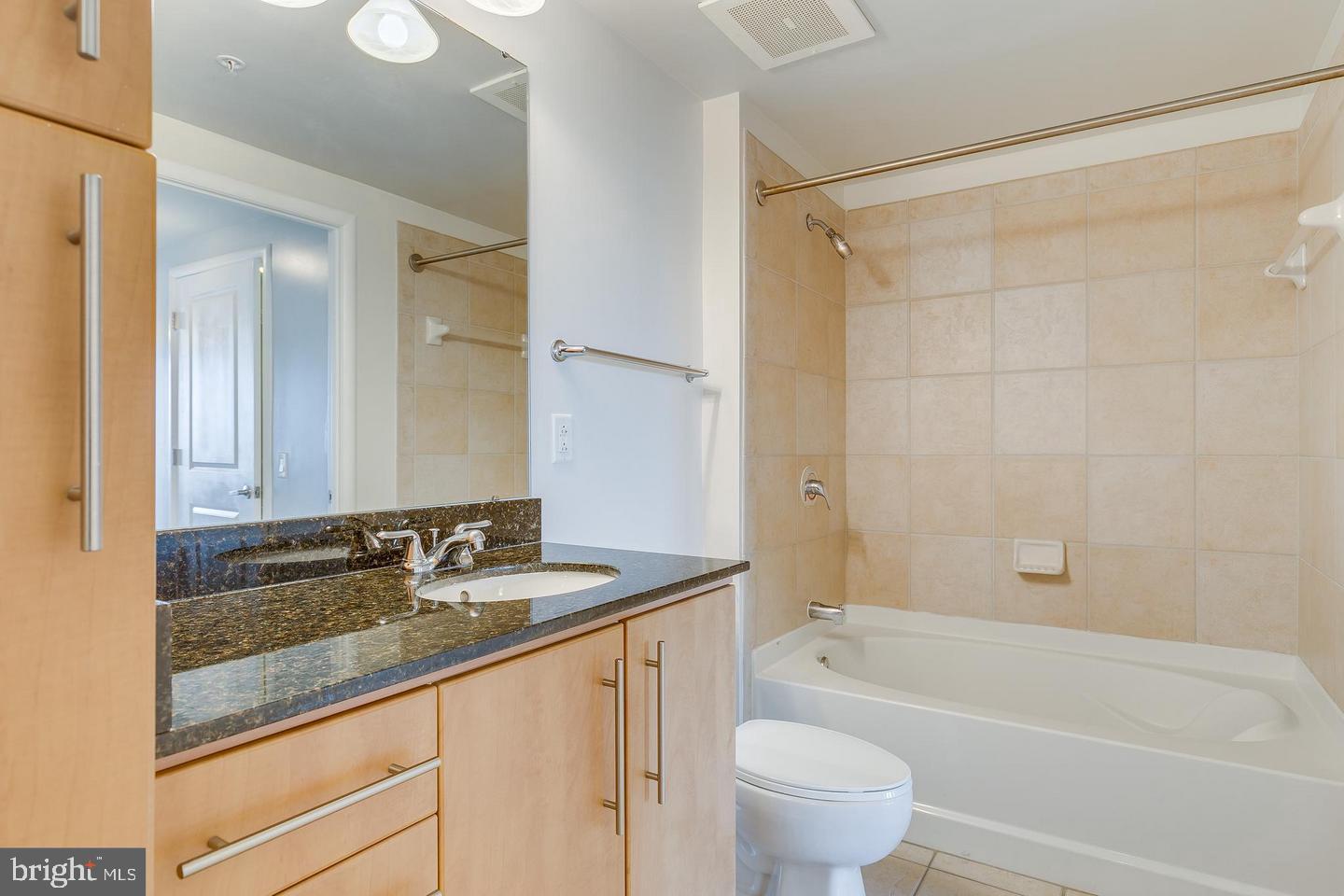 CLARENDON 1021 - Residential Lease