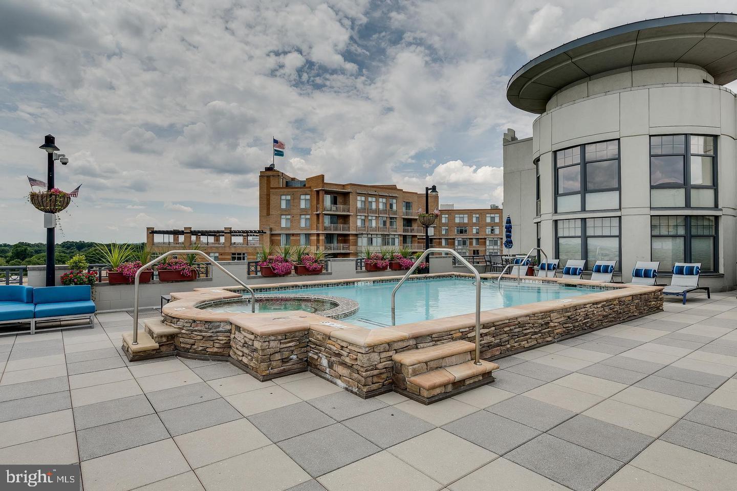 CLARENDON 1021 - Residential Lease